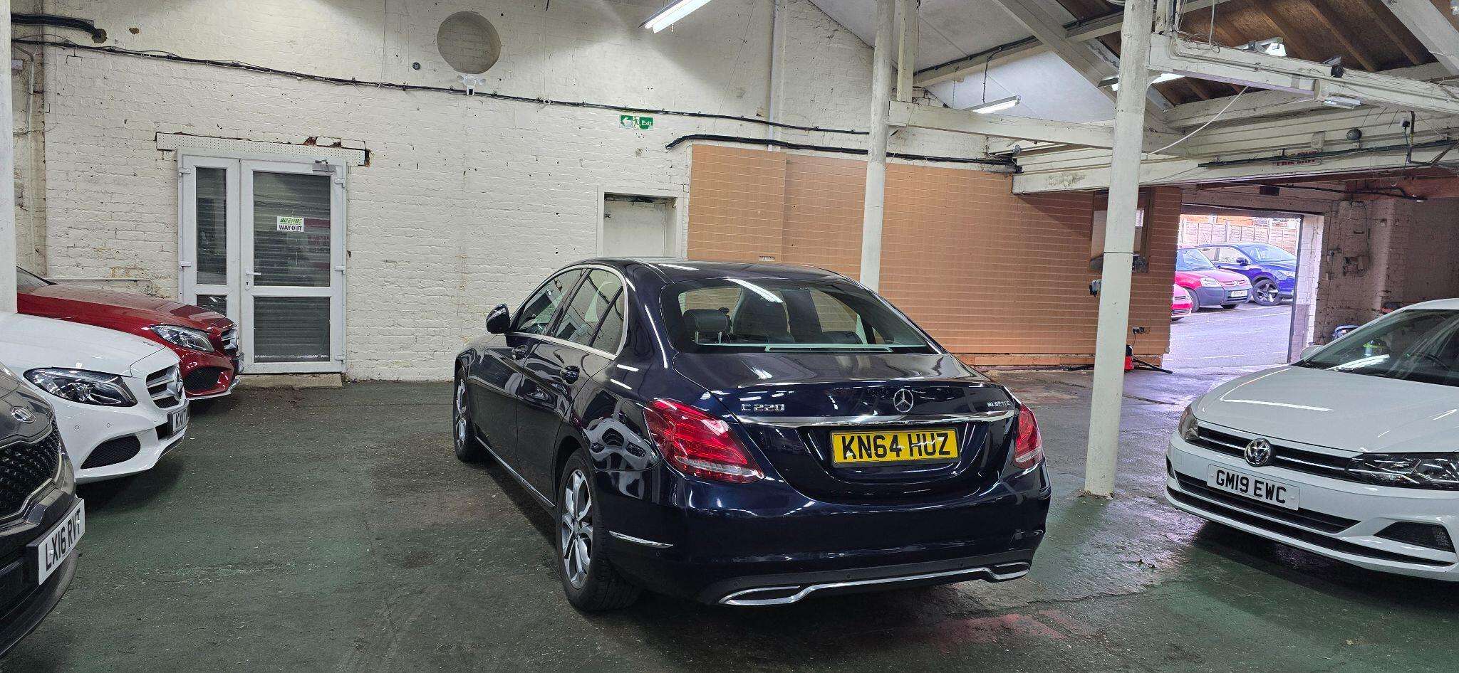 A 2015 MERCEDES-BENZ C CLASS 2.1 C220 BlueTEC Sport G-Tronic+ Euro 6 (s/s) 4dr A 2015 MERCEDES-BENZ C CLASS 2.1 C220 BlueTEC Sport G-Tronic+ Euro 6 (s/s) 4dr