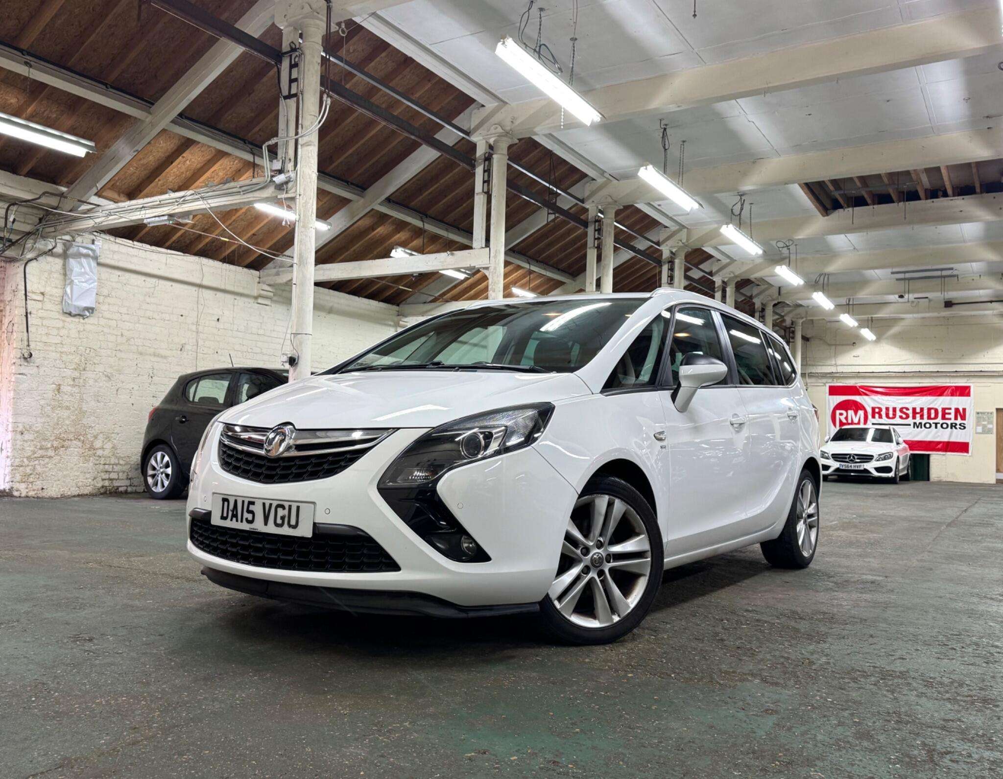 A 2015 VAUXHALL ZAFIRA TOURER 1.6 CDTi ecoFLEX SRi Euro 6 (s/s) 5dr A 2015 VAUXHALL ZAFIRA TOURER 1.6 CDTi ecoFLEX SRi Euro 6 (s/s) 5dr