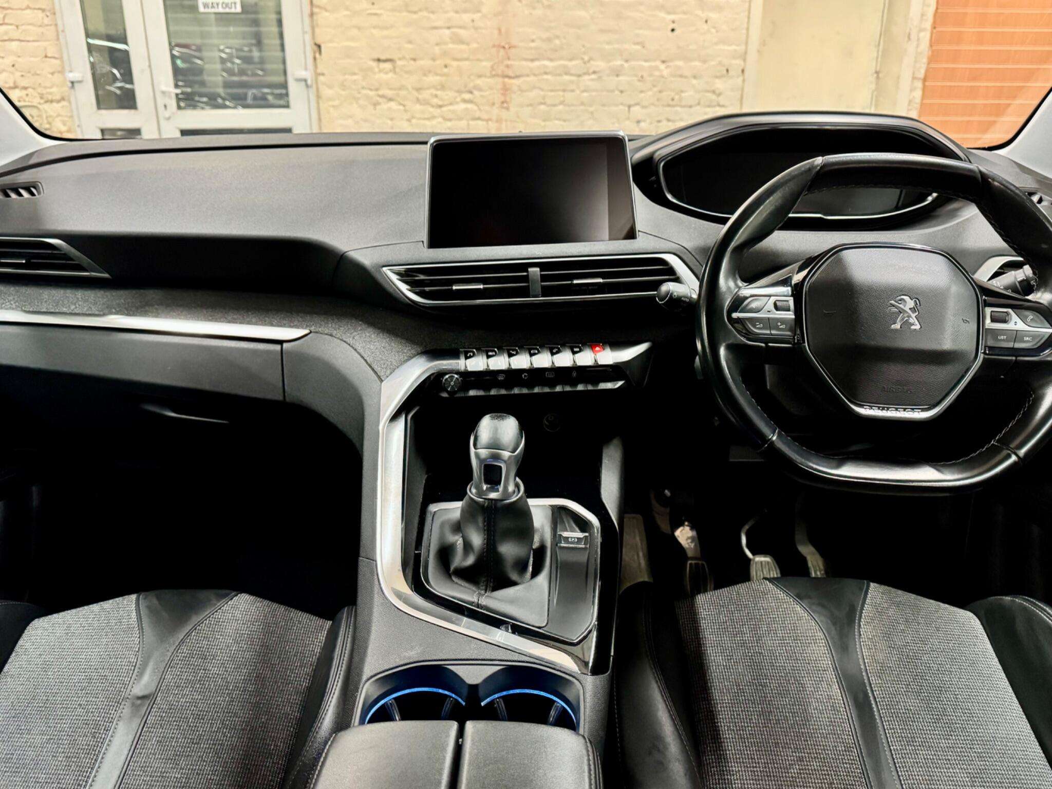 2019 PEUGEOT 5008 2019 PEUGEOT 5008