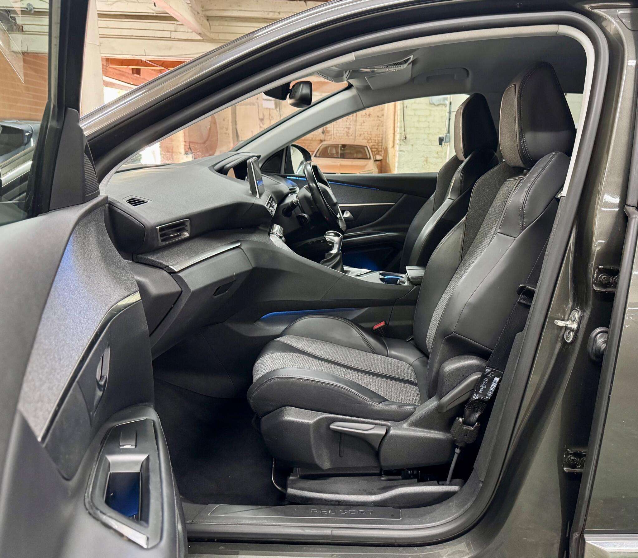 2018 PEUGEOT 3008 2018 PEUGEOT 3008