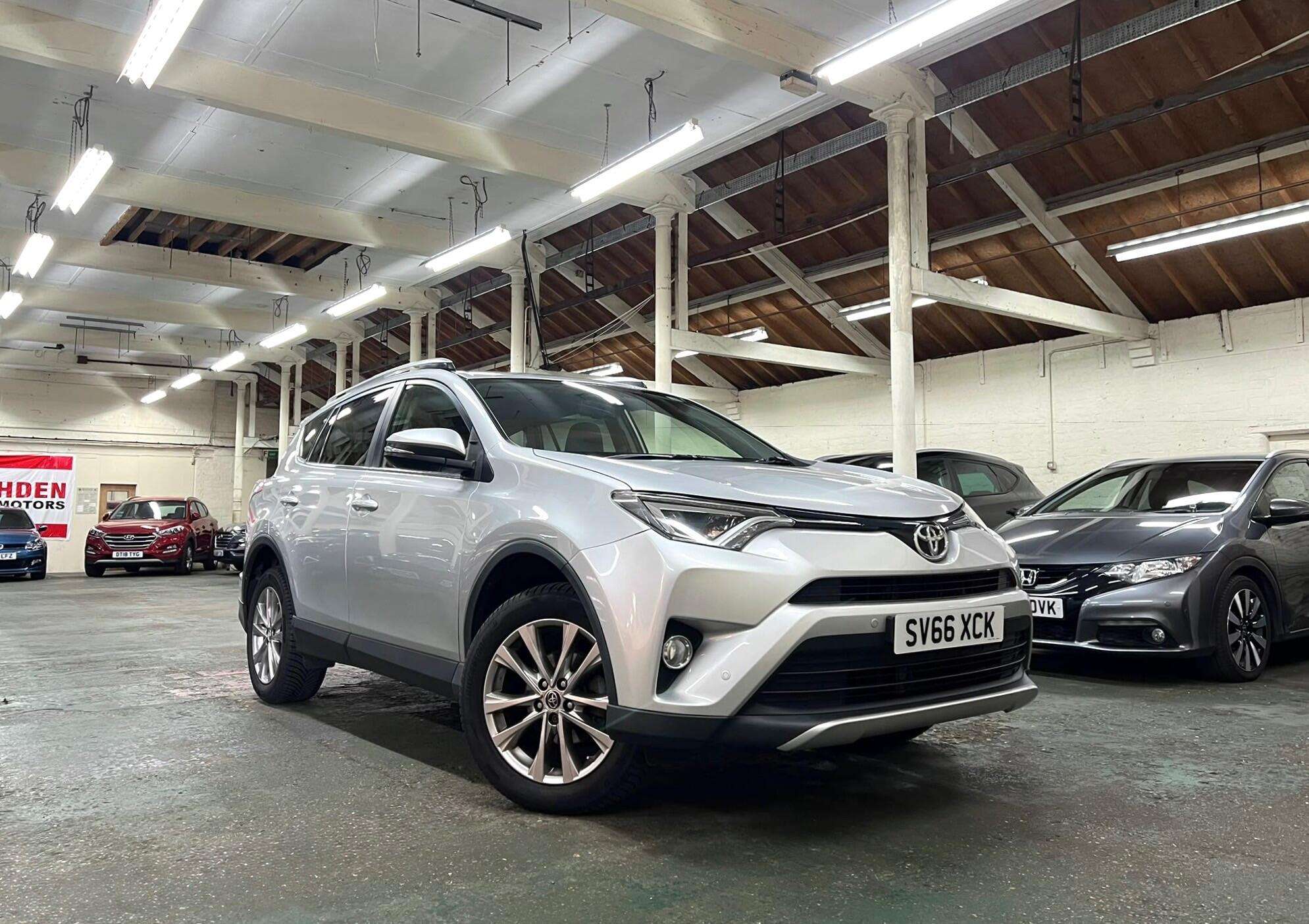A 2016 TOYOTA RAV4 2.0 D-4D Excel Euro 6 (s/s) 5dr A 2016 TOYOTA RAV4 2.0 D-4D Excel Euro 6 (s/s) 5dr