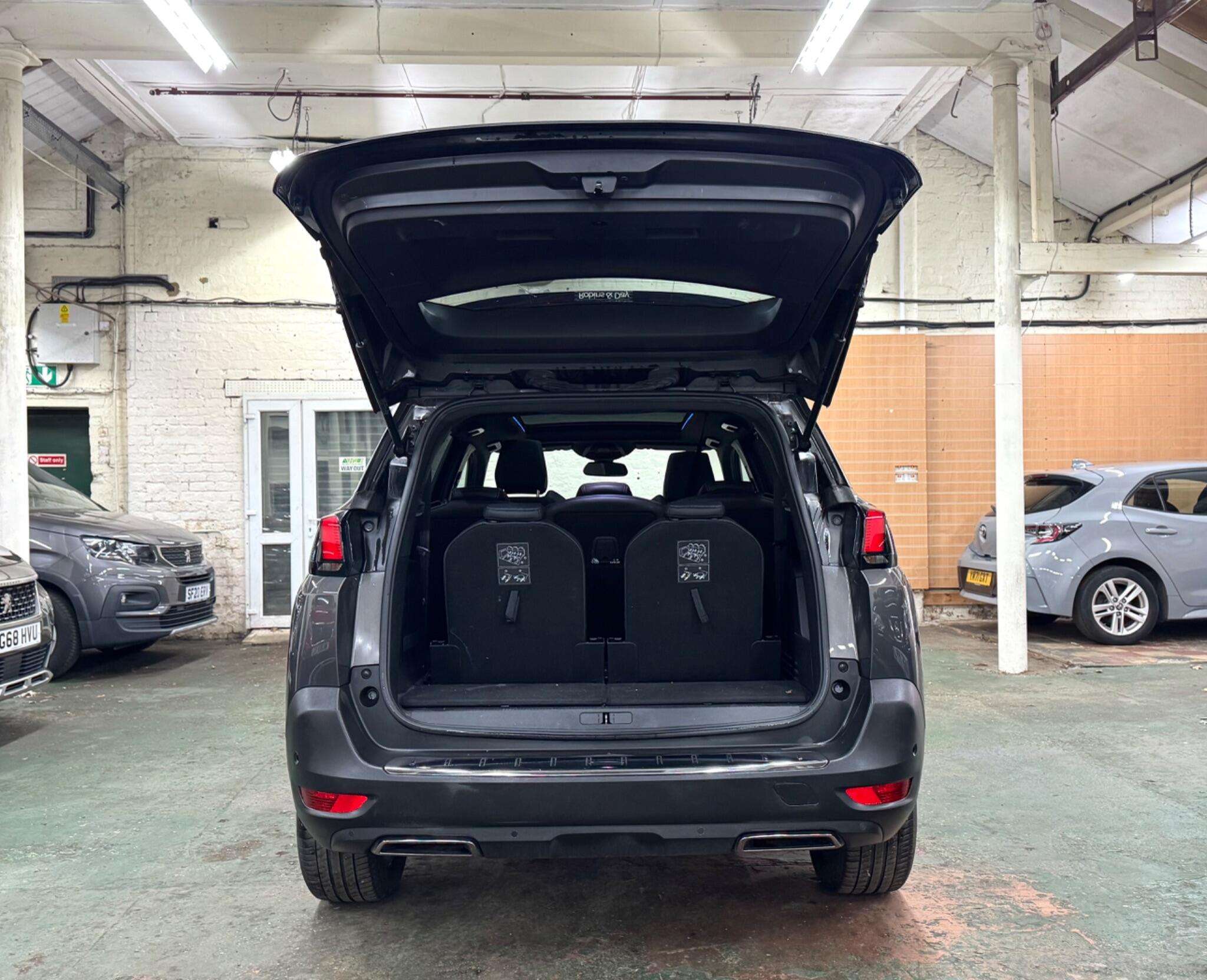 2018 PEUGEOT 5008 2018 PEUGEOT 5008