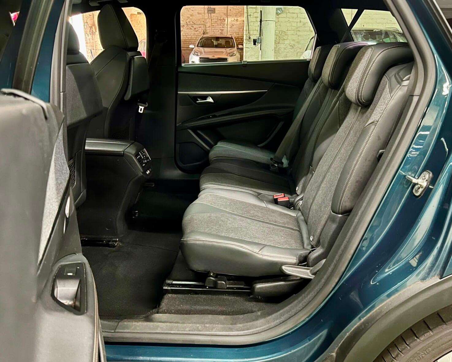 2019 PEUGEOT 5008 2019 PEUGEOT 5008