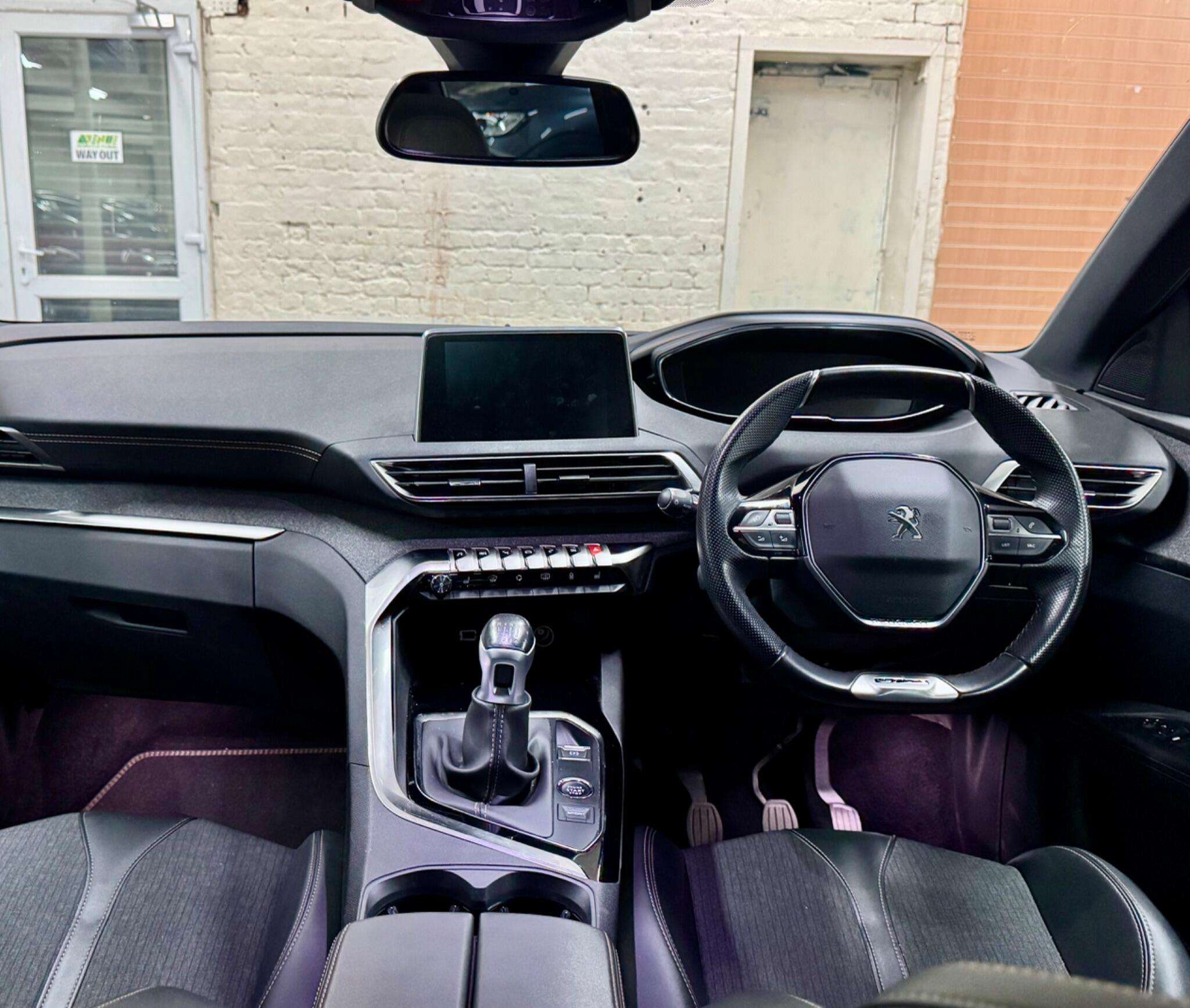 2019 PEUGEOT 5008 2019 PEUGEOT 5008