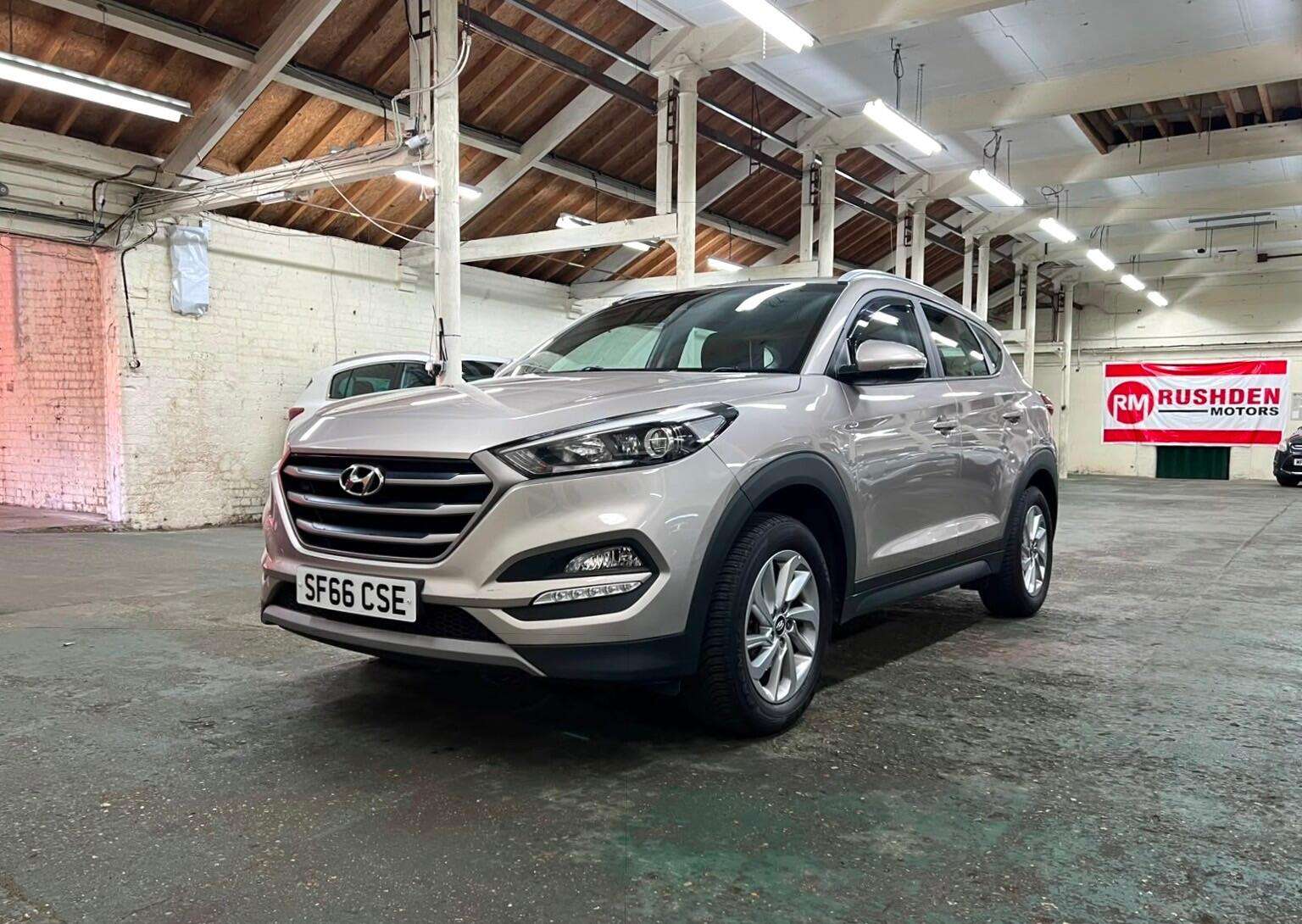A 2016 HYUNDAI TUCSON 1.6 GDi Blue Drive SE Nav Euro 6 (s/s) 5dr A 2016 HYUNDAI TUCSON 1.6 GDi Blue Drive SE Nav Euro 6 (s/s) 5dr