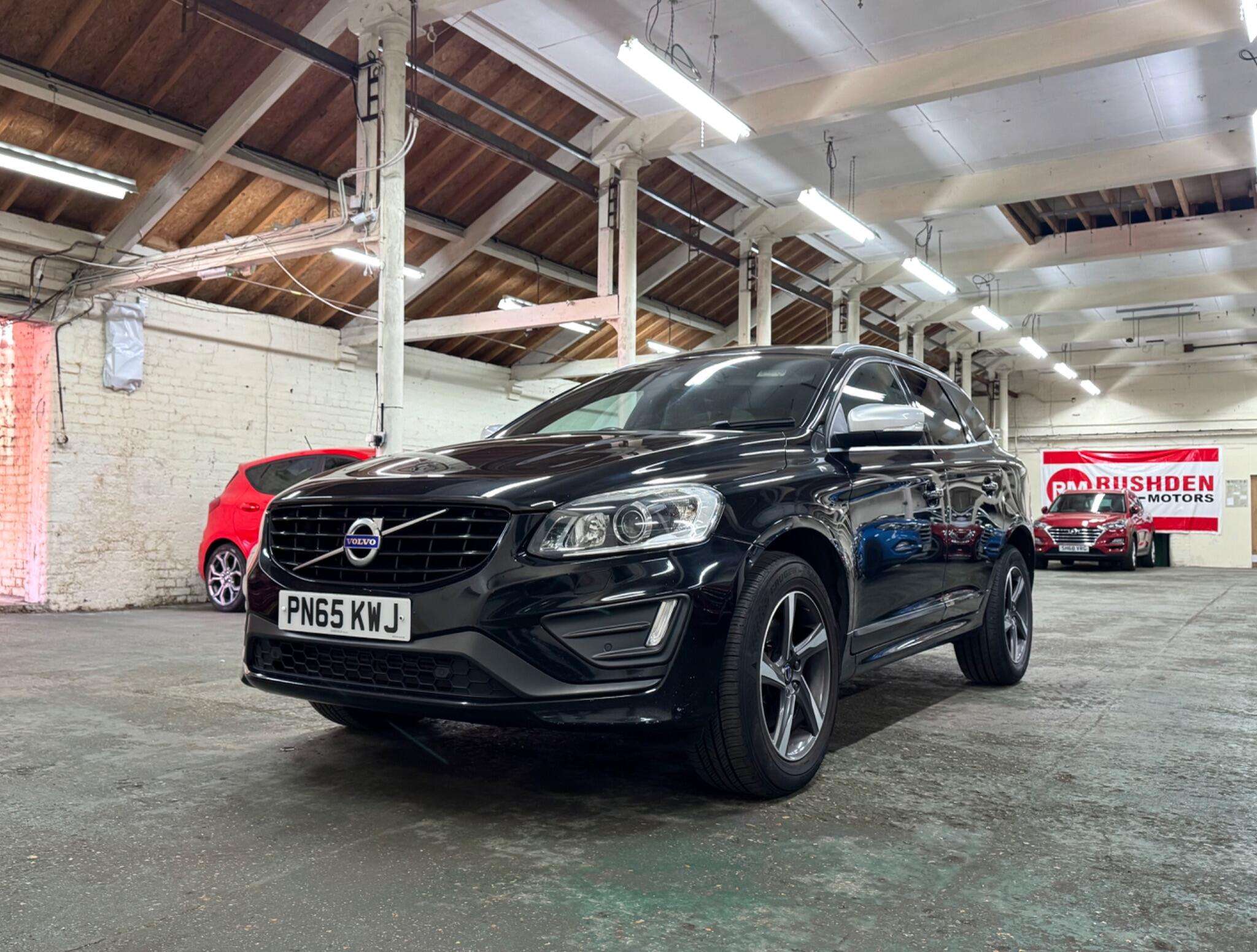 A 2015 VOLVO XC60 2.0 D4 R-Design Lux Nav Euro 6 (s/s) 5dr A 2015 VOLVO XC60 2.0 D4 R-Design Lux Nav Euro 6 (s/s) 5dr