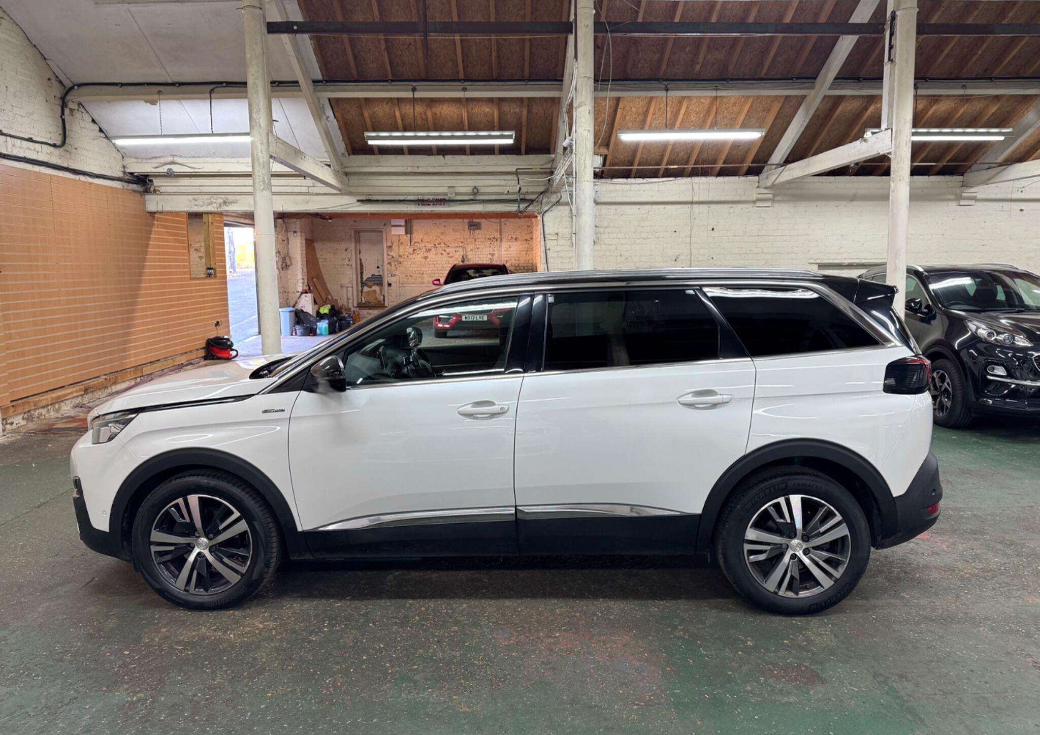 2020 PEUGEOT 5008 2020 PEUGEOT 5008