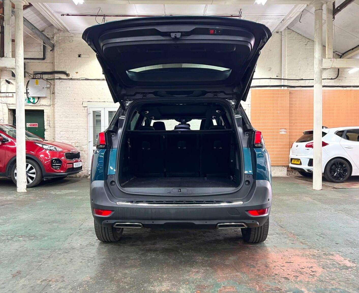 2019 PEUGEOT 5008 2019 PEUGEOT 5008