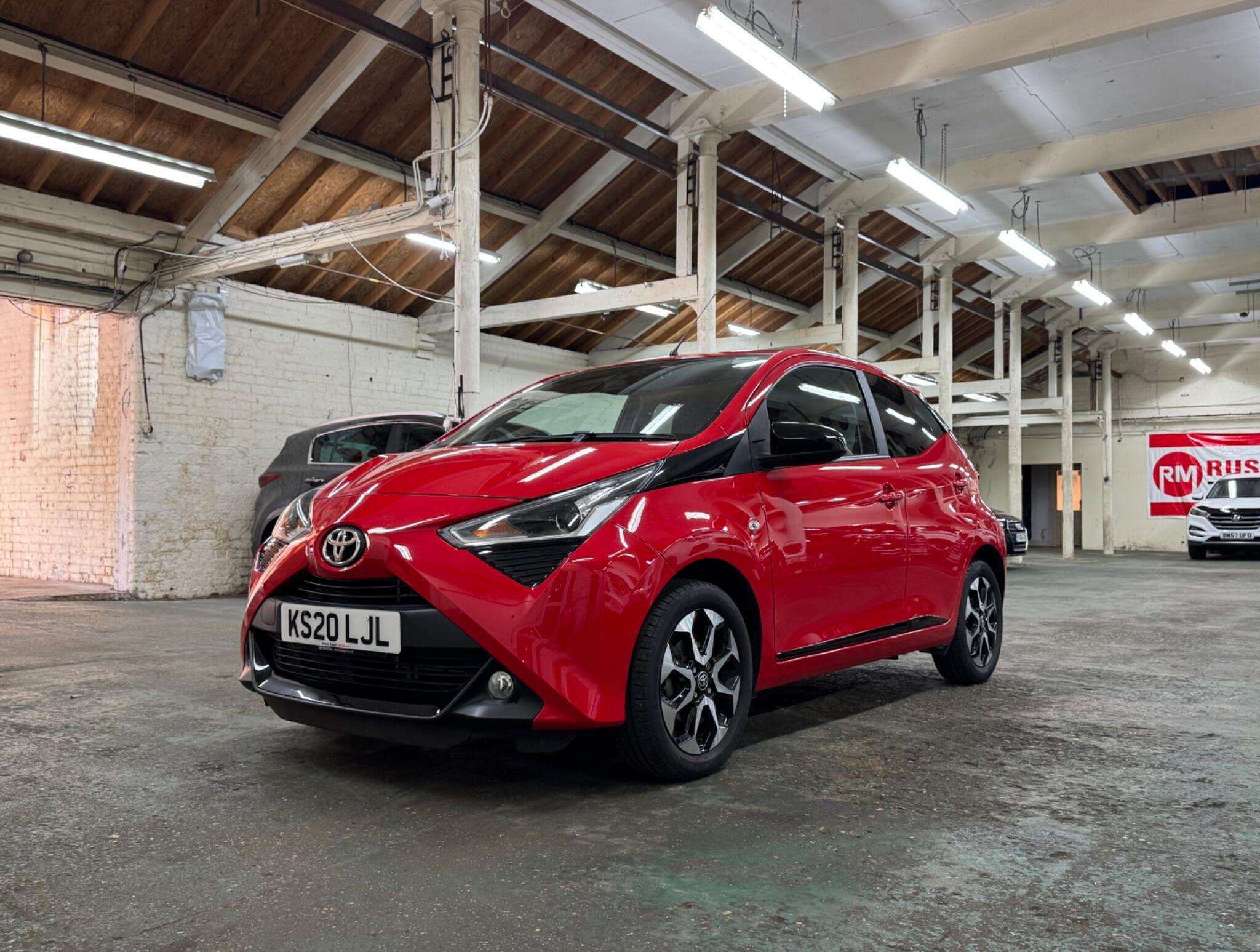 A 2020 TOYOTA AYGO 1.0 VVT-i x-trend Funroof x-shift Euro 6 5dr A 2020 TOYOTA AYGO 1.0 VVT-i x-trend Funroof x-shift Euro 6 5dr