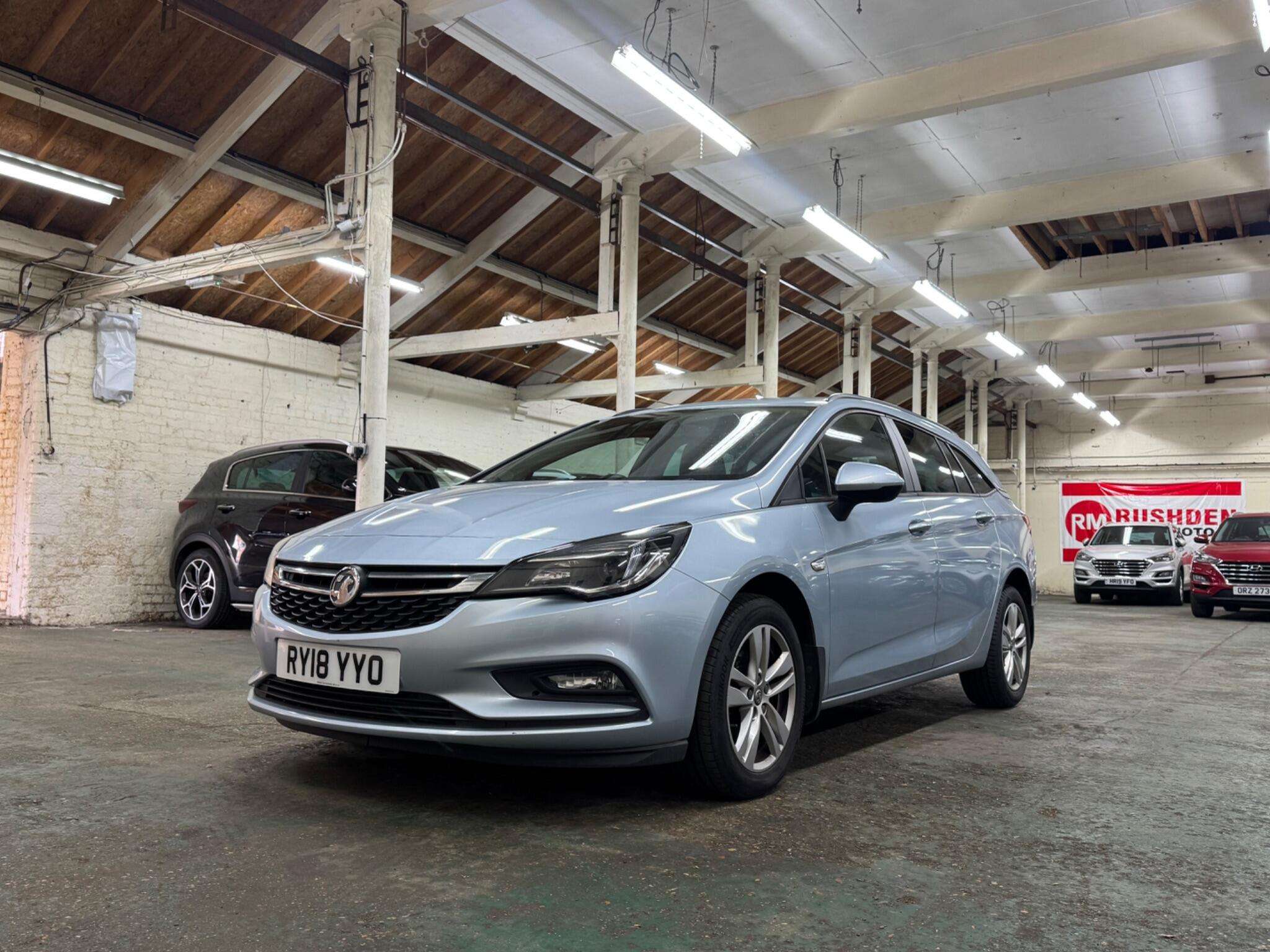 A 2018 VAUXHALL ASTRA 1.6 CDTi ecoFLEX Design Sports Tourer Euro 6 (s/s) 5dr A 2018 VAUXHALL ASTRA 1.6 CDTi ecoFLEX Design Sports Tourer Euro 6 (s/s) 5dr