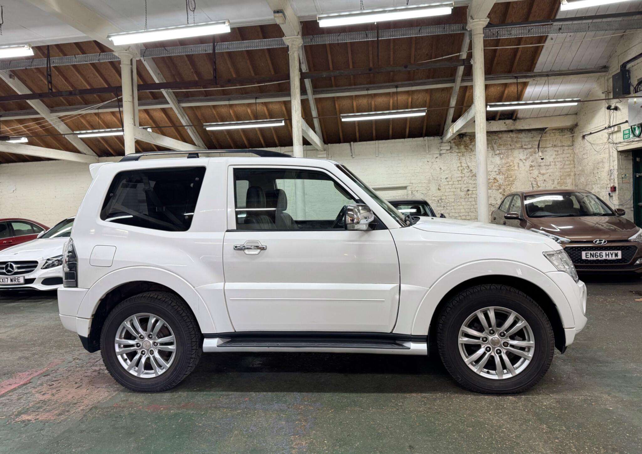 2014 MITSUBISHI SHOGUN 2014 MITSUBISHI SHOGUN