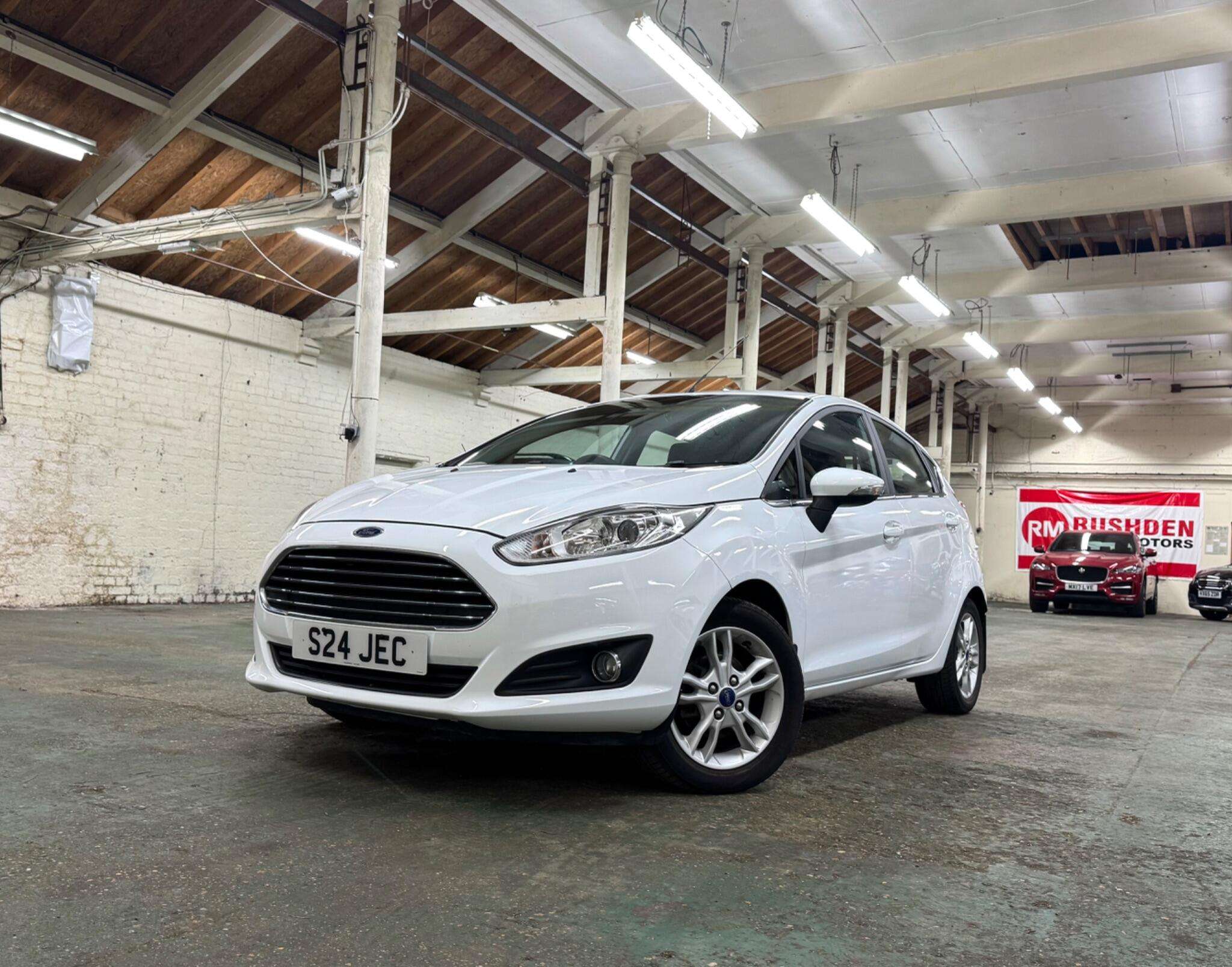 A 2015 FORD FIESTA 1.0 Zetec Euro 5 (s/s) 5dr A 2015 FORD FIESTA 1.0 Zetec Euro 5 (s/s) 5dr