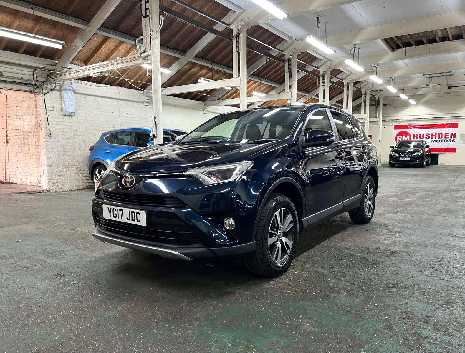 A 2017 TOYOTA RAV4 2.0 D-4D Business Edition Euro 6 (s/s) 5dr (Safety Sense, Nav) A 2017 TOYOTA RAV4 2.0 D-4D Business Edition Euro 6 (s/s) 5dr (Safety Sense, Nav)