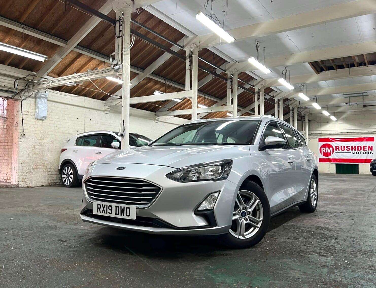 A 2019 FORD FOCUS 1.5 EcoBlue Zetec Estate 5dr Diesel Manual Euro 6 (s/s) (95 ps) A 2019 FORD FOCUS 1.5 EcoBlue Zetec Estate 5dr Diesel Manual Euro 6 (s/s) (95 ps)