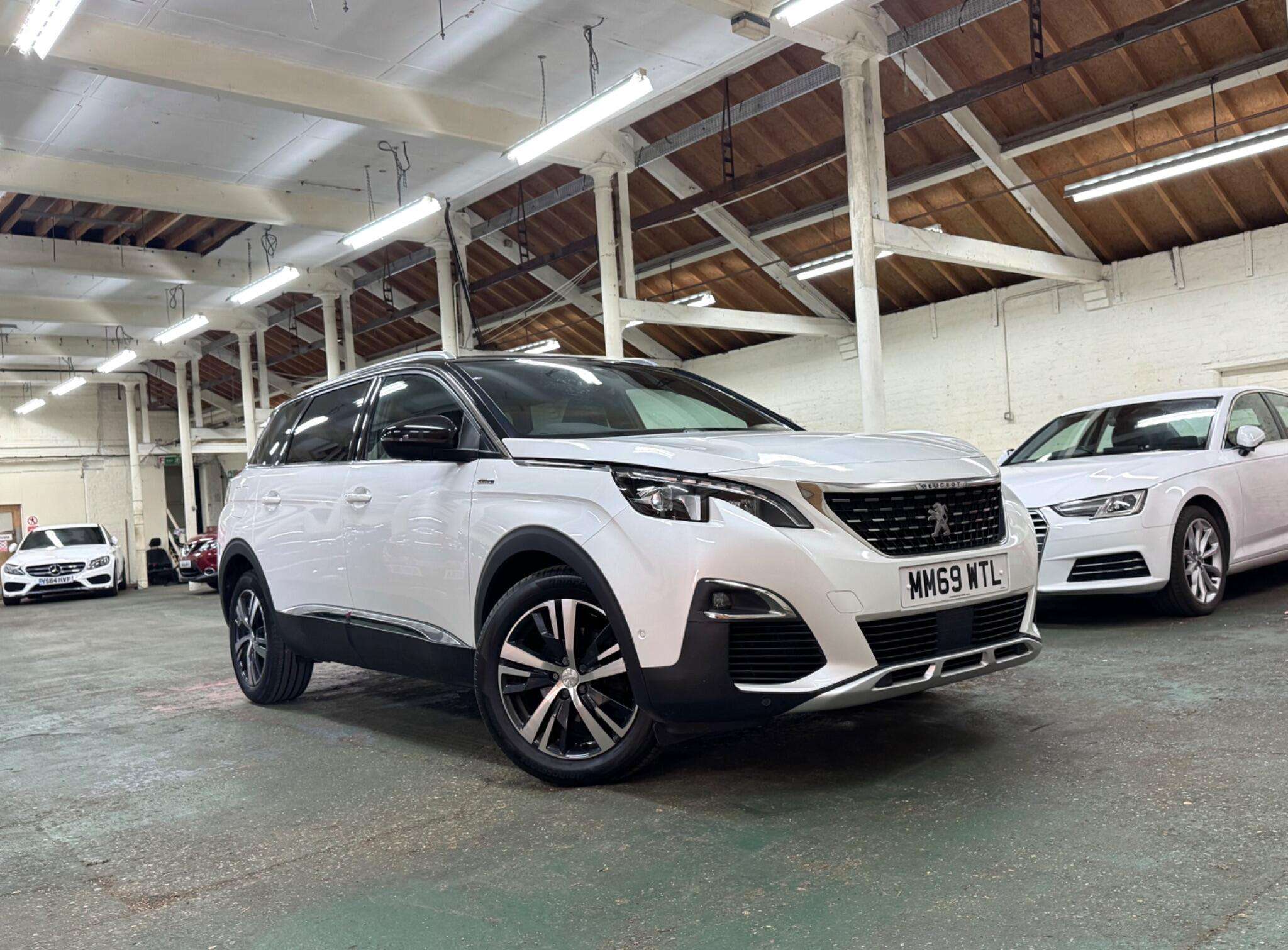 2020 PEUGEOT 5008 2020 PEUGEOT 5008