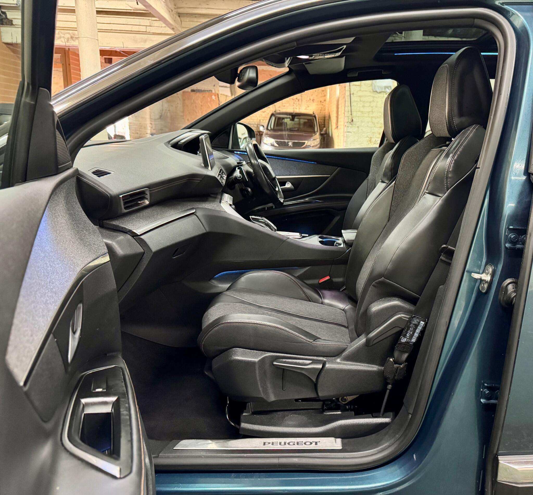 2018 PEUGEOT 5008 2018 PEUGEOT 5008