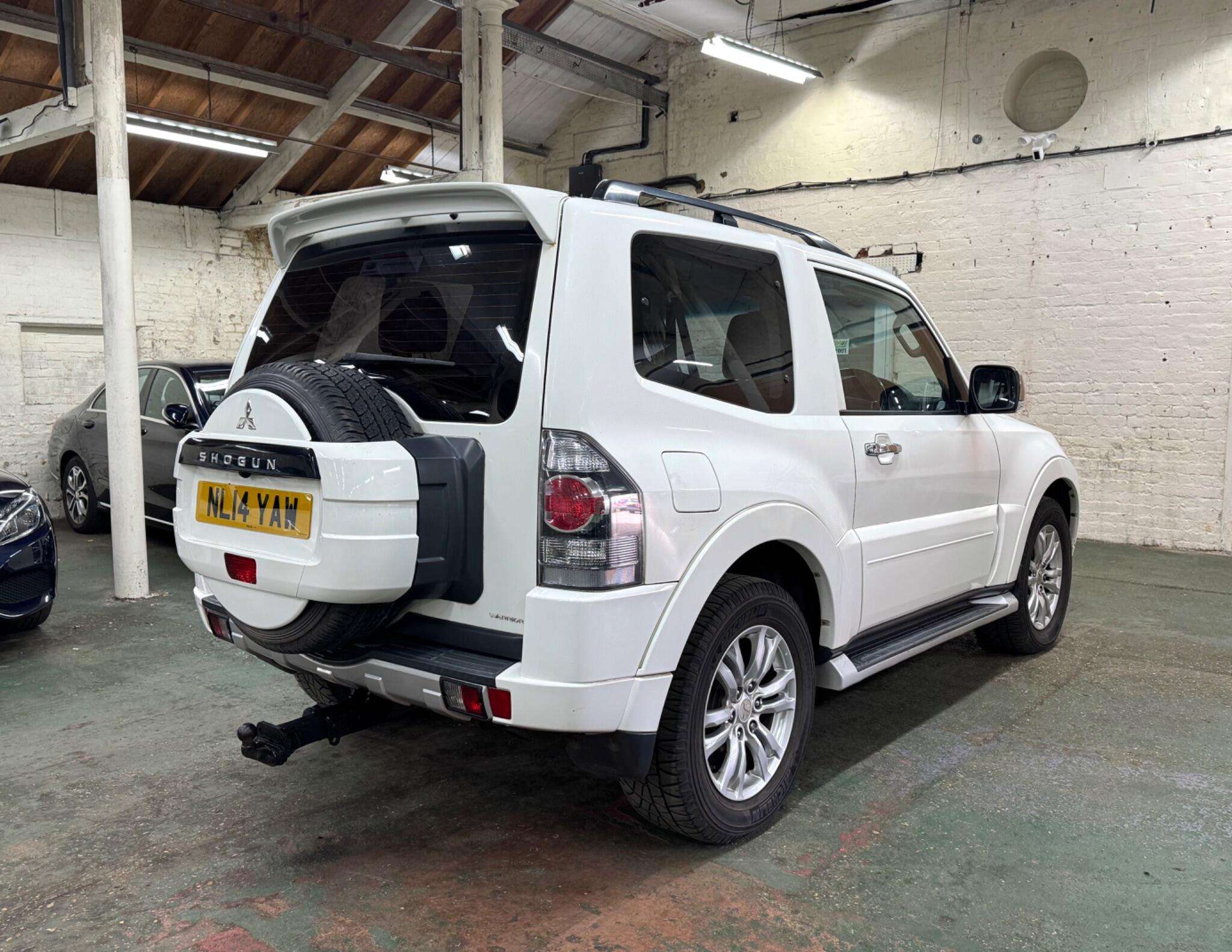 2014 MITSUBISHI SHOGUN 2014 MITSUBISHI SHOGUN