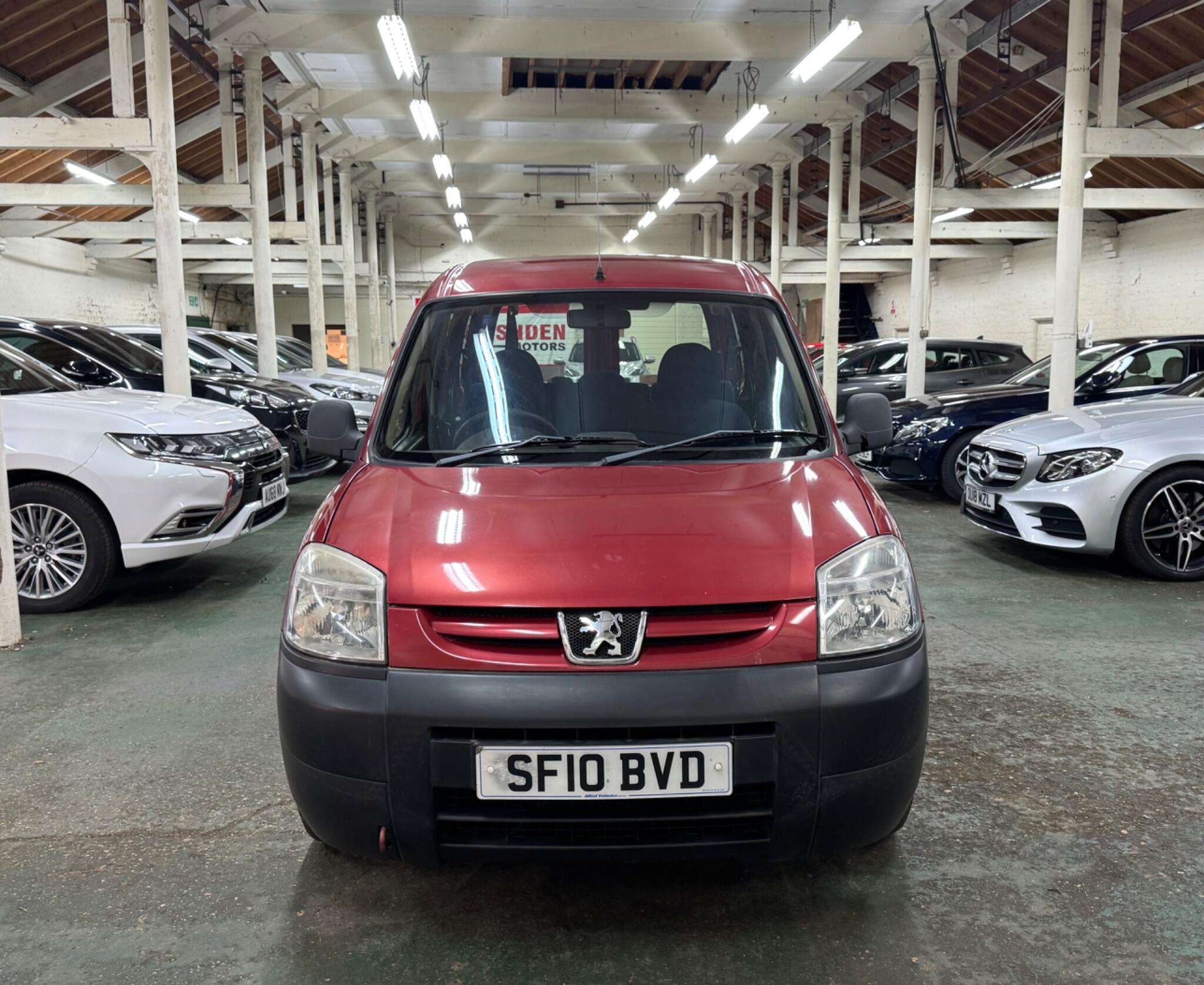 A 2010 PEUGEOT PARTNER 1.4 Combi 5dr A 2010 PEUGEOT PARTNER 1.4 Combi 5dr