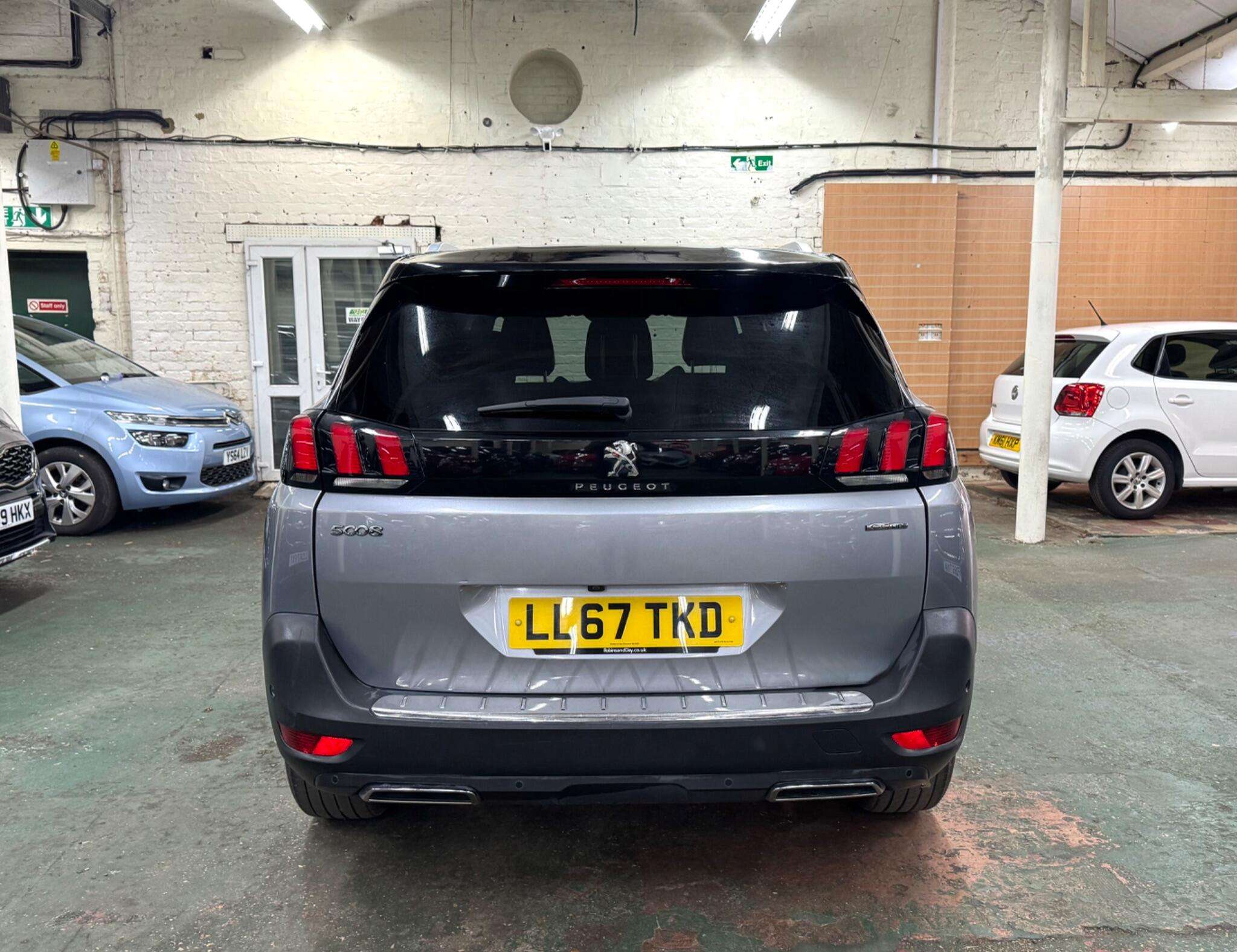 2017 PEUGEOT 5008 2017 PEUGEOT 5008