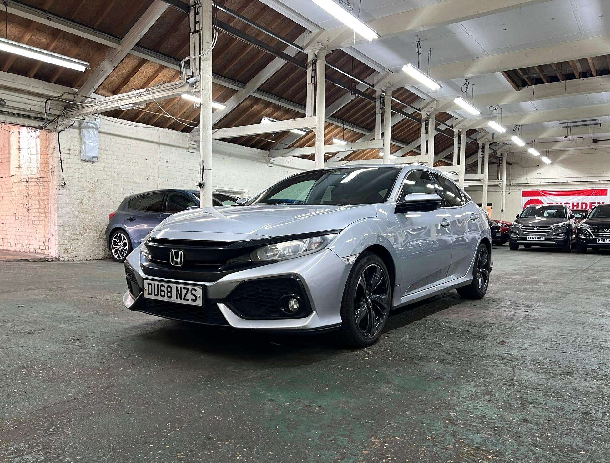 A 2018 HONDA CIVIC 1.6 i-DTEC SR Euro 6 (s/s) 5dr A 2018 HONDA CIVIC 1.6 i-DTEC SR Euro 6 (s/s) 5dr