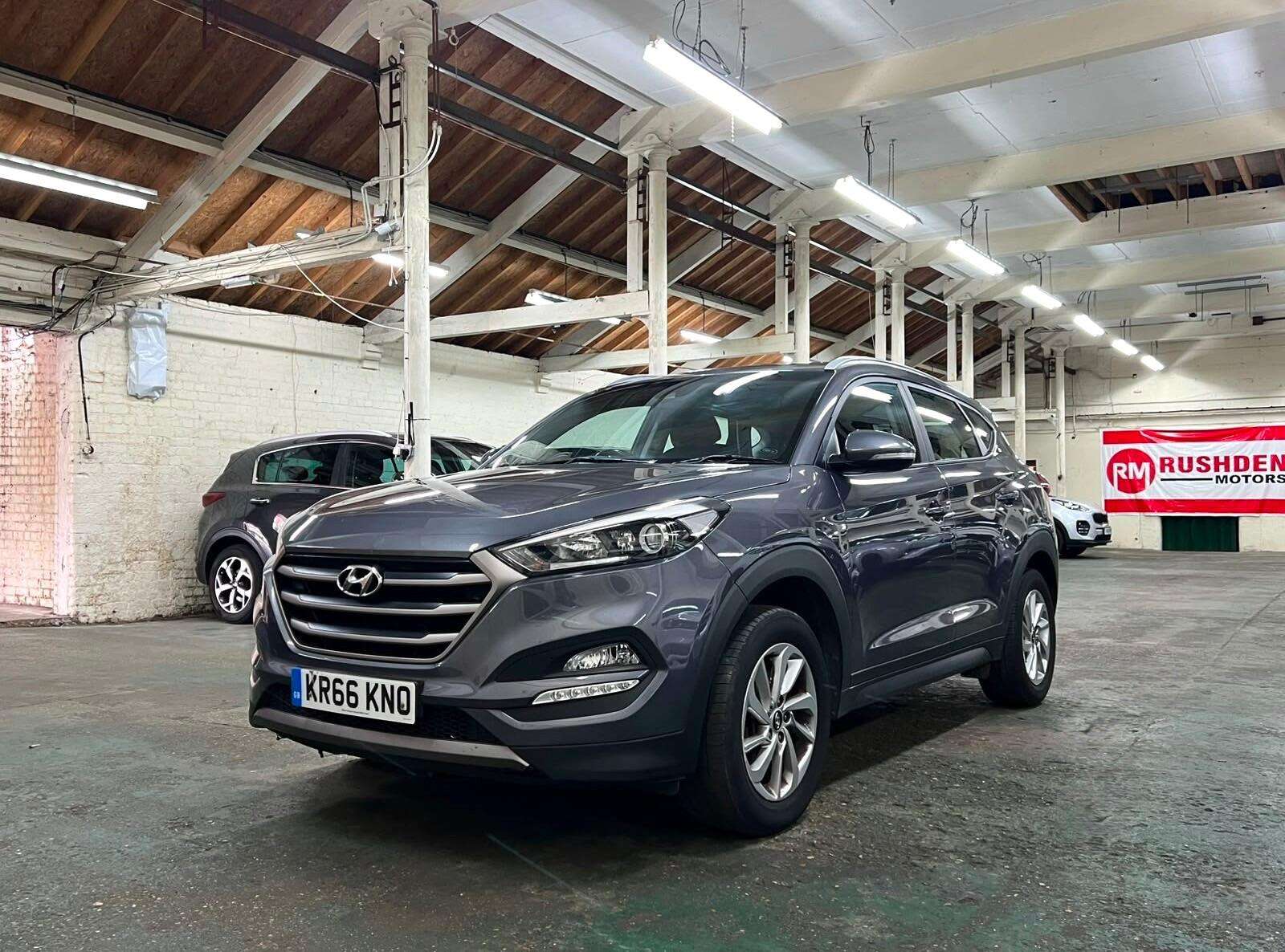 A 2016 HYUNDAI TUCSON 1.6 GDi Blue Drive SE Nav Euro 6 (s/s) 5dr A 2016 HYUNDAI TUCSON 1.6 GDi Blue Drive SE Nav Euro 6 (s/s) 5dr