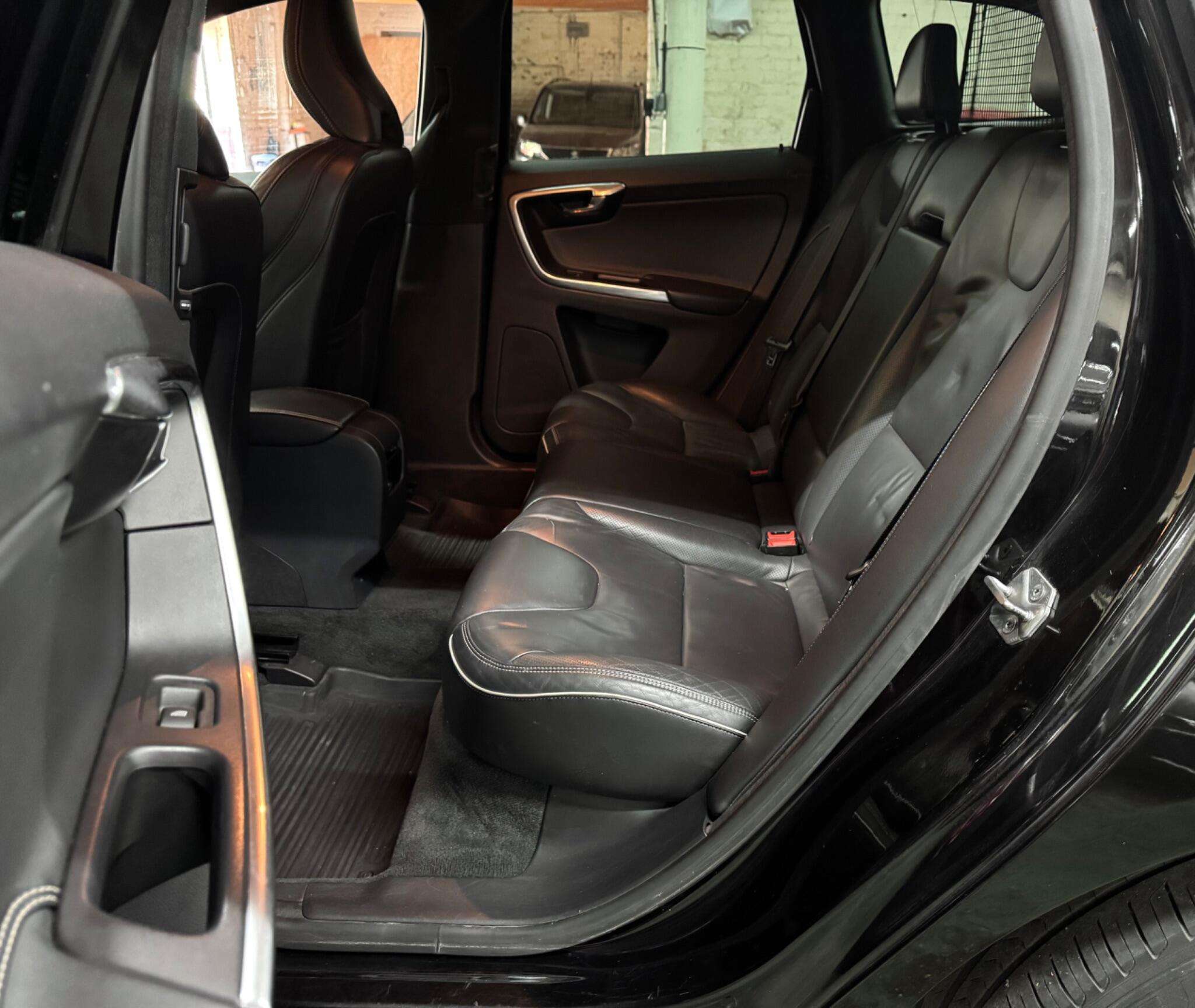 2015 VOLVO XC60 2015 VOLVO XC60