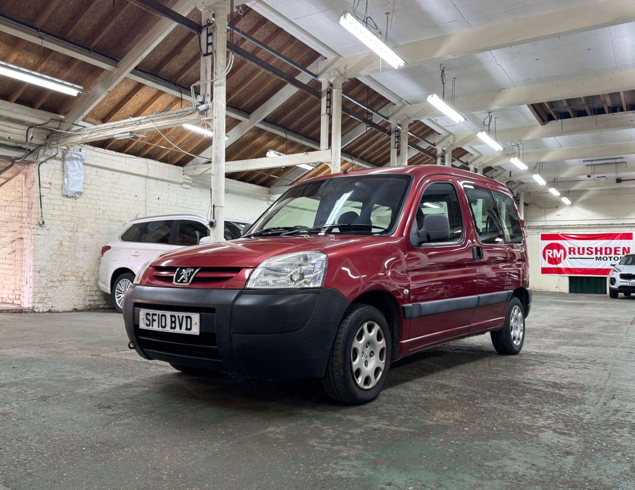 A 2010 PEUGEOT PARTNER 1.4 Combi 5dr A 2010 PEUGEOT PARTNER 1.4 Combi 5dr