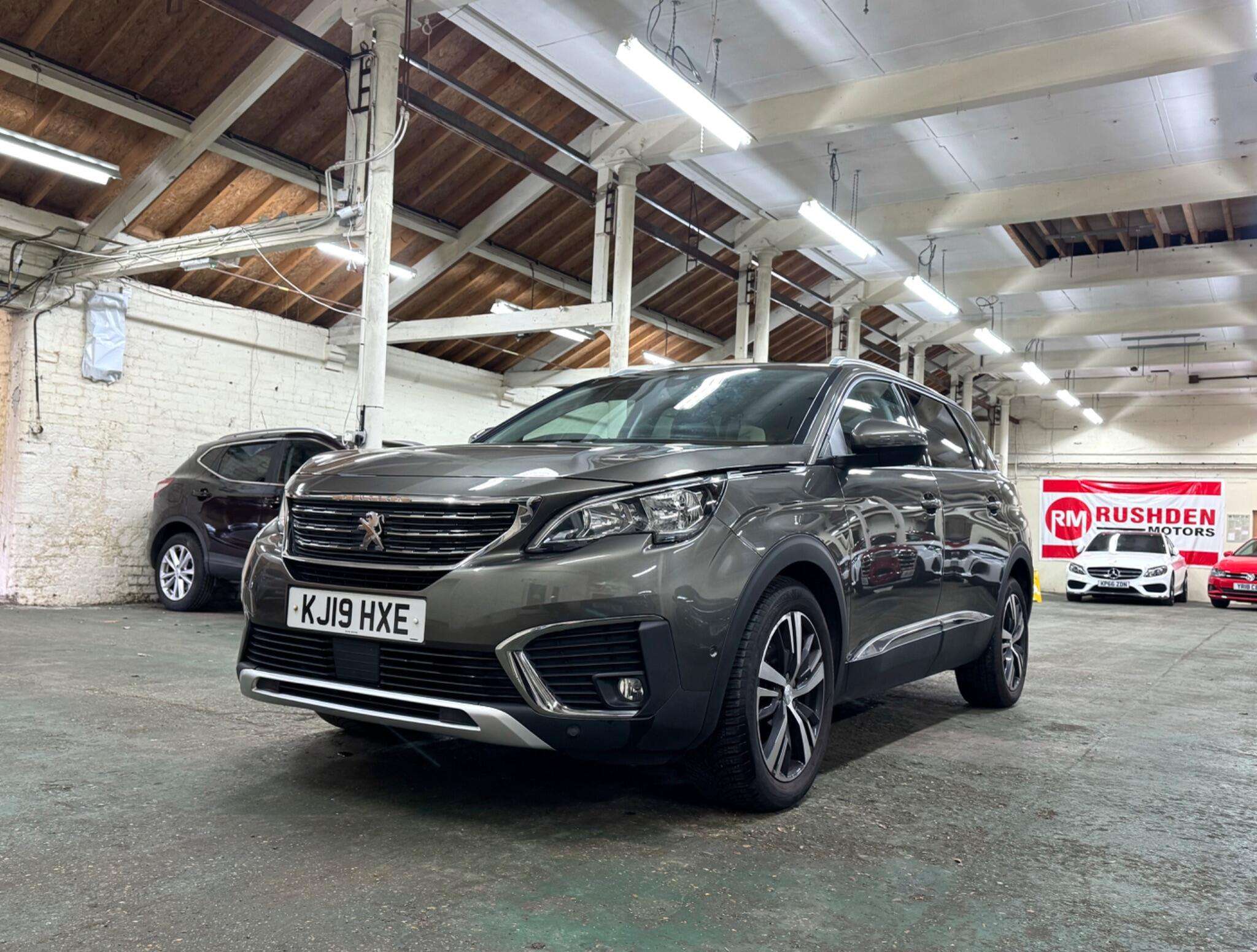 2019 PEUGEOT 5008 2019 PEUGEOT 5008