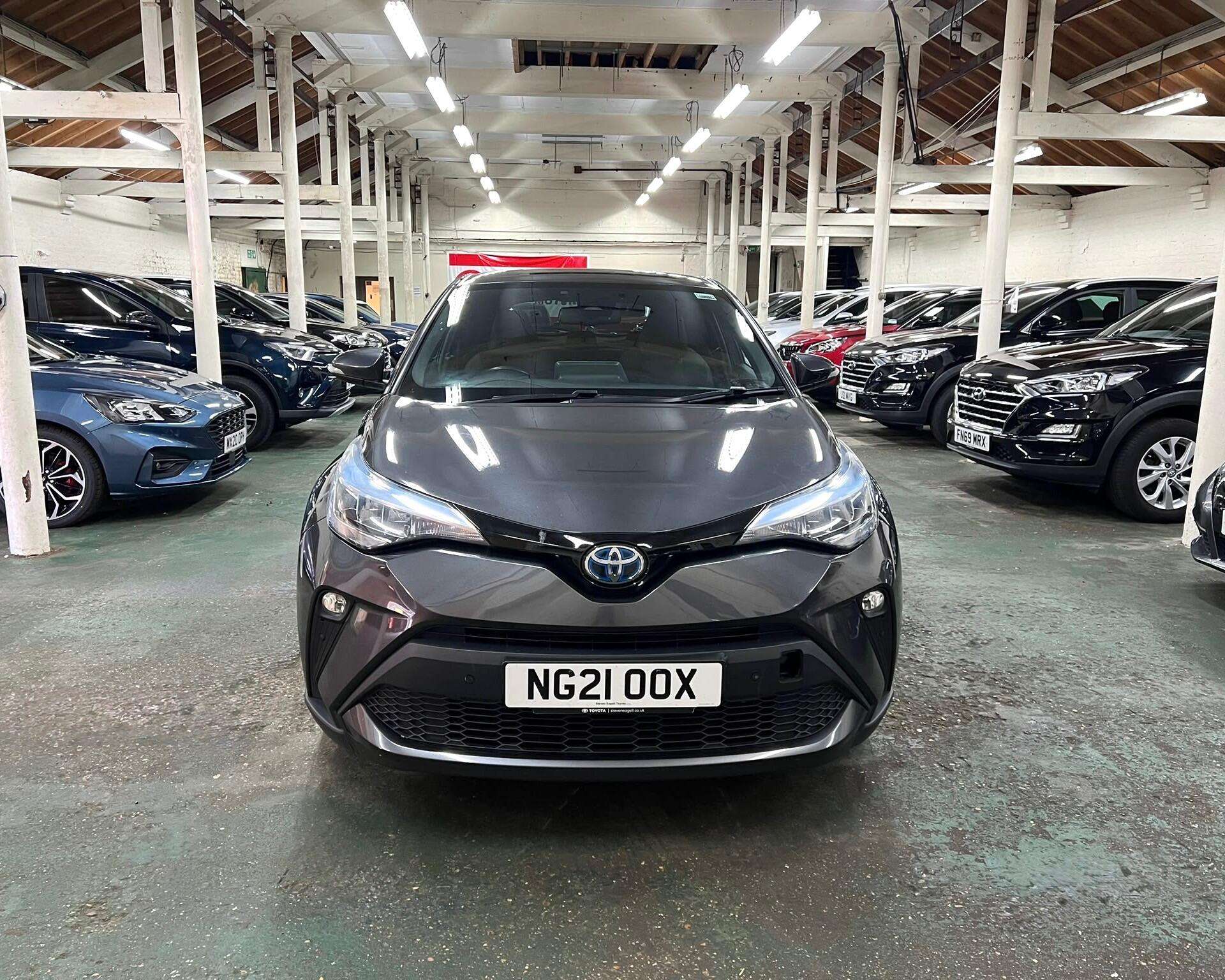 A 2021 TOYOTA C-HR 1.8 VVT-h Design CVT Euro 6 (s/s) 5dr A 2021 TOYOTA C-HR 1.8 VVT-h Design CVT Euro 6 (s/s) 5dr