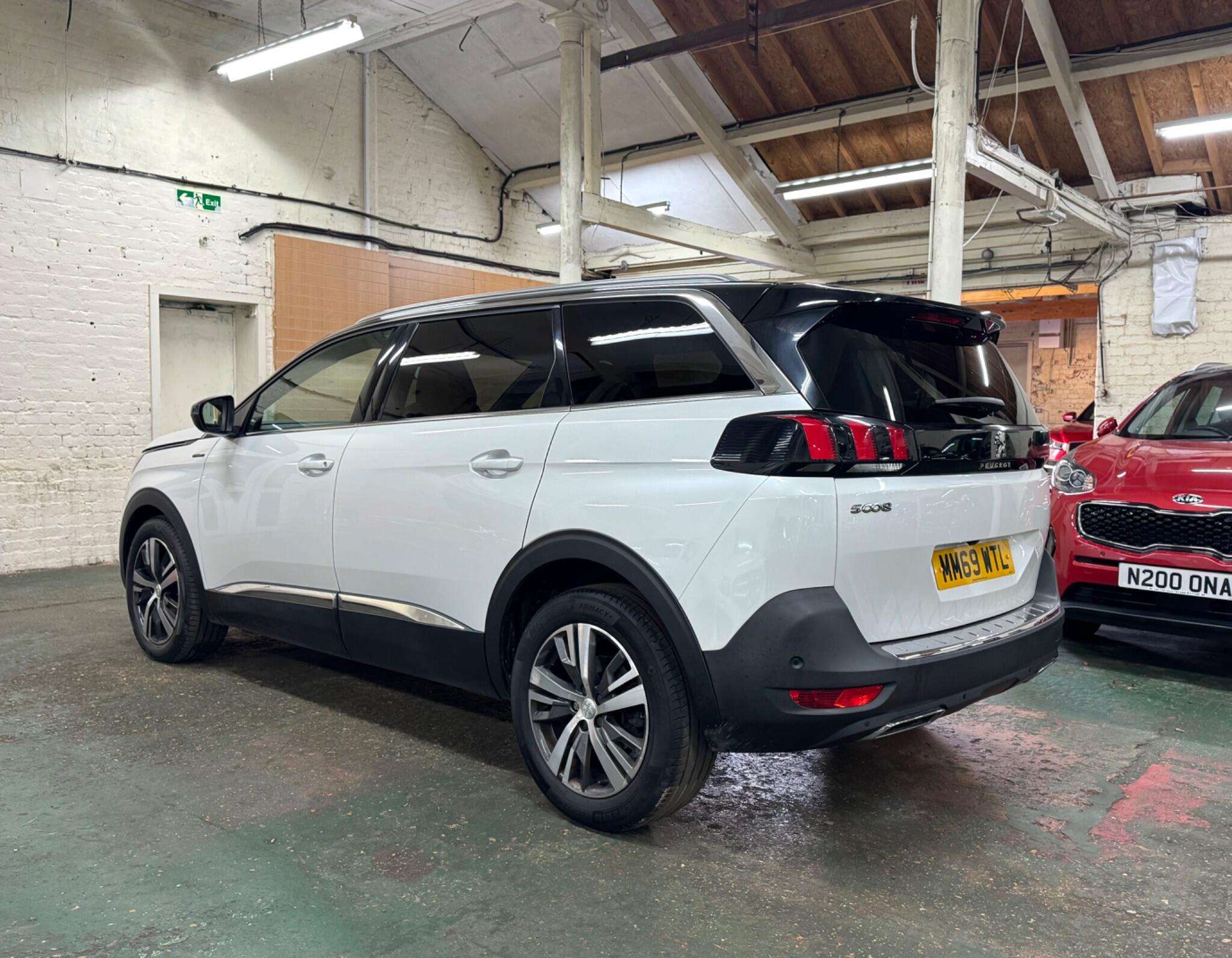 2020 PEUGEOT 5008 2020 PEUGEOT 5008