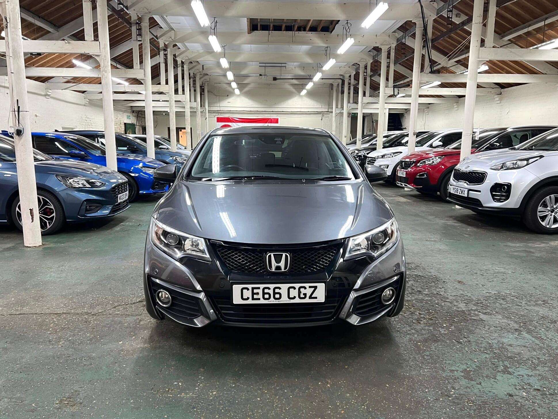 A 2016 HONDA CIVIC 1.6 i-DTEC SE Plus (Navi) Hatchback 5dr Diesel Manual Euro 6 (s/s) (120 ps) A 2016 HONDA CIVIC 1.6 i-DTEC SE Plus (Navi) Hatchback 5dr Diesel Manual Euro 6 (s/s) (120 ps)