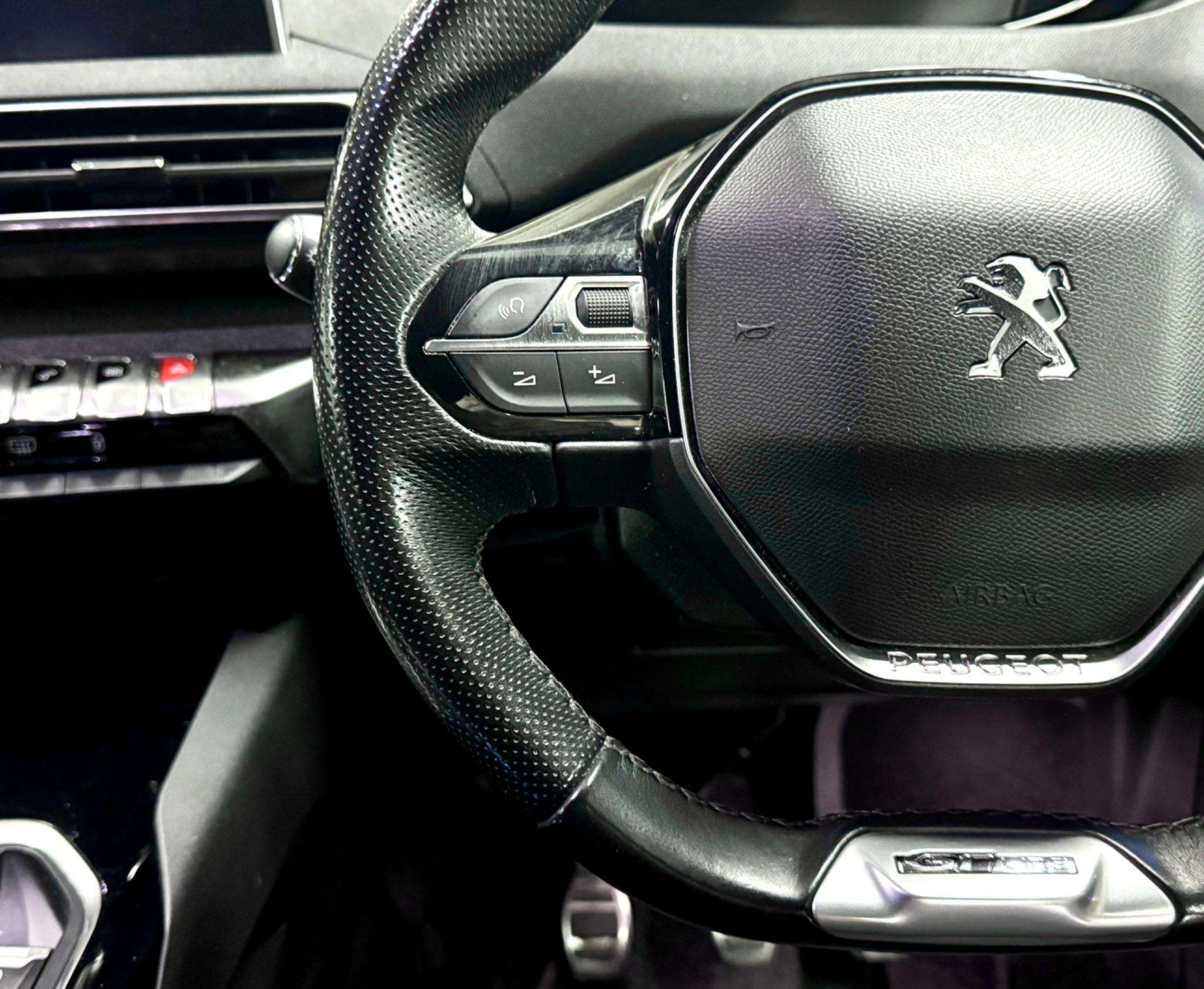 2017 PEUGEOT 5008 2017 PEUGEOT 5008