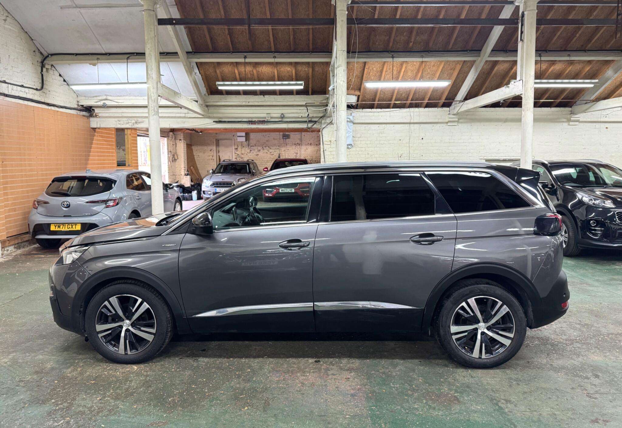2018 PEUGEOT 5008 2018 PEUGEOT 5008
