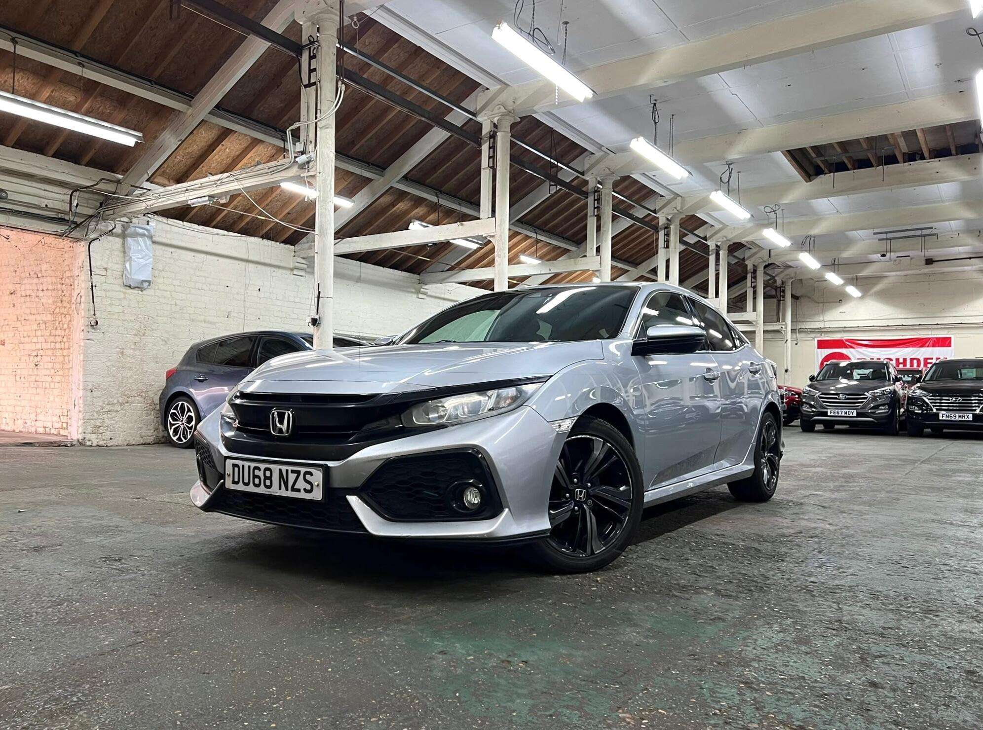 A 2018 HONDA CIVIC 1.6 i-DTEC SR Euro 6 (s/s) 5dr A 2018 HONDA CIVIC 1.6 i-DTEC SR Euro 6 (s/s) 5dr