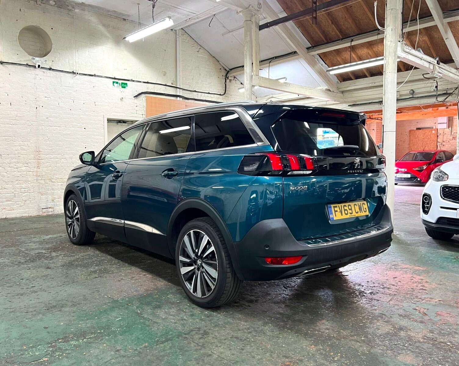 2019 PEUGEOT 5008 2019 PEUGEOT 5008