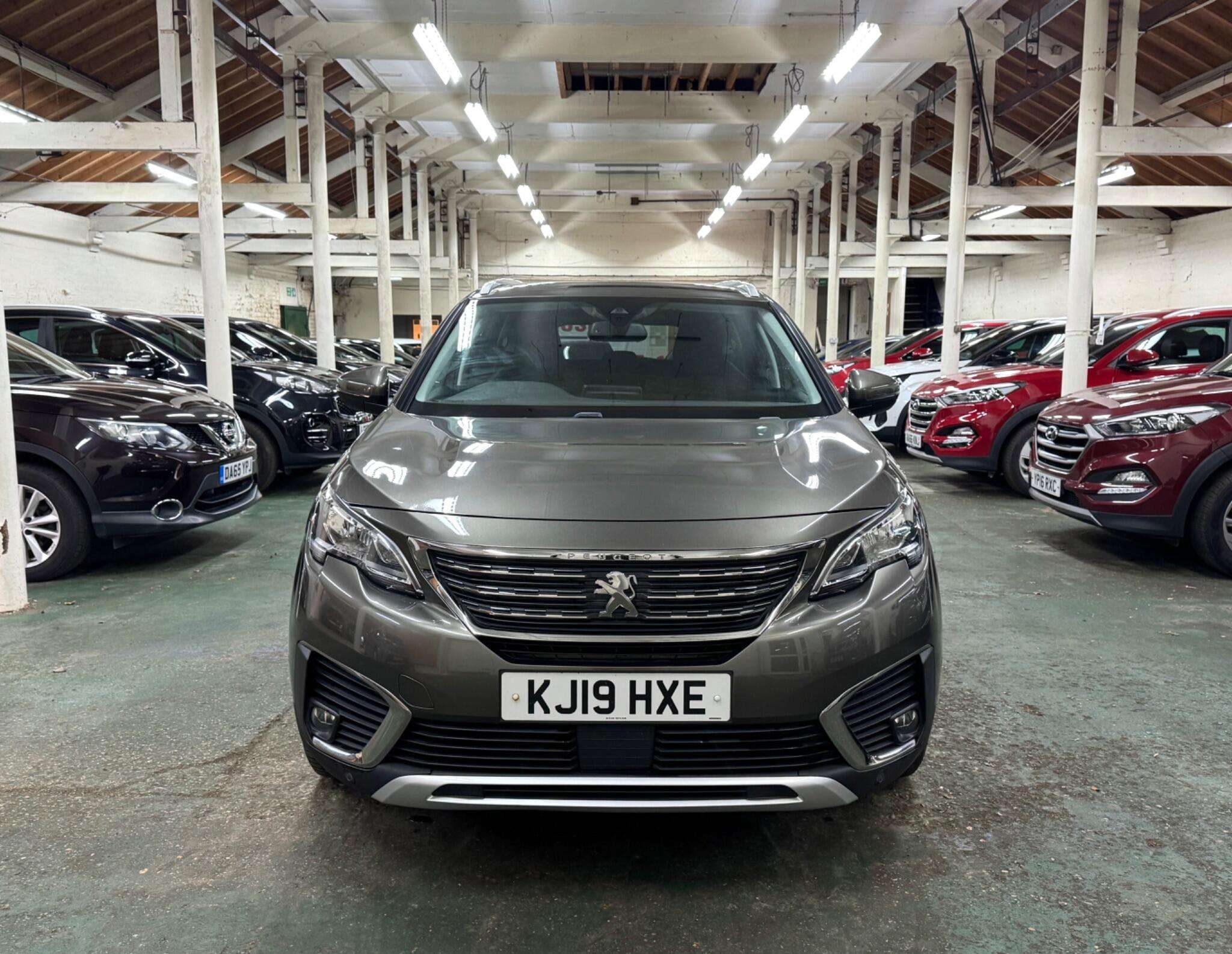 2019 PEUGEOT 5008 2019 PEUGEOT 5008