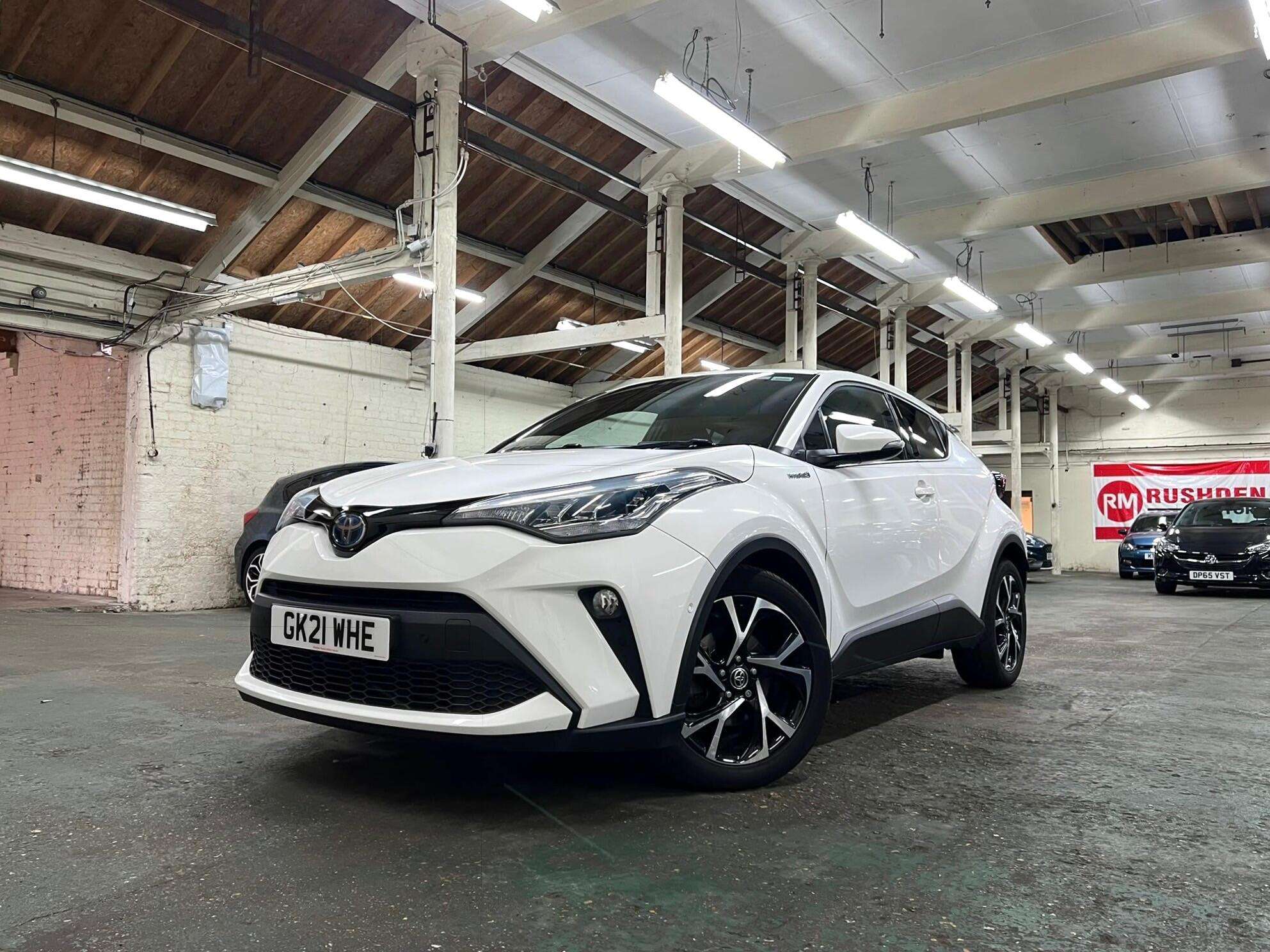 A 2021 TOYOTA C-HR 1.8 VVT-h Design CVT Euro 6 (s/s) 5dr A 2021 TOYOTA C-HR 1.8 VVT-h Design CVT Euro 6 (s/s) 5dr