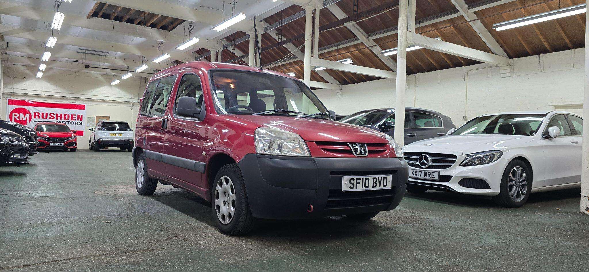 A 2010 PEUGEOT PARTNER 1.4 Combi 5dr A 2010 PEUGEOT PARTNER 1.4 Combi 5dr