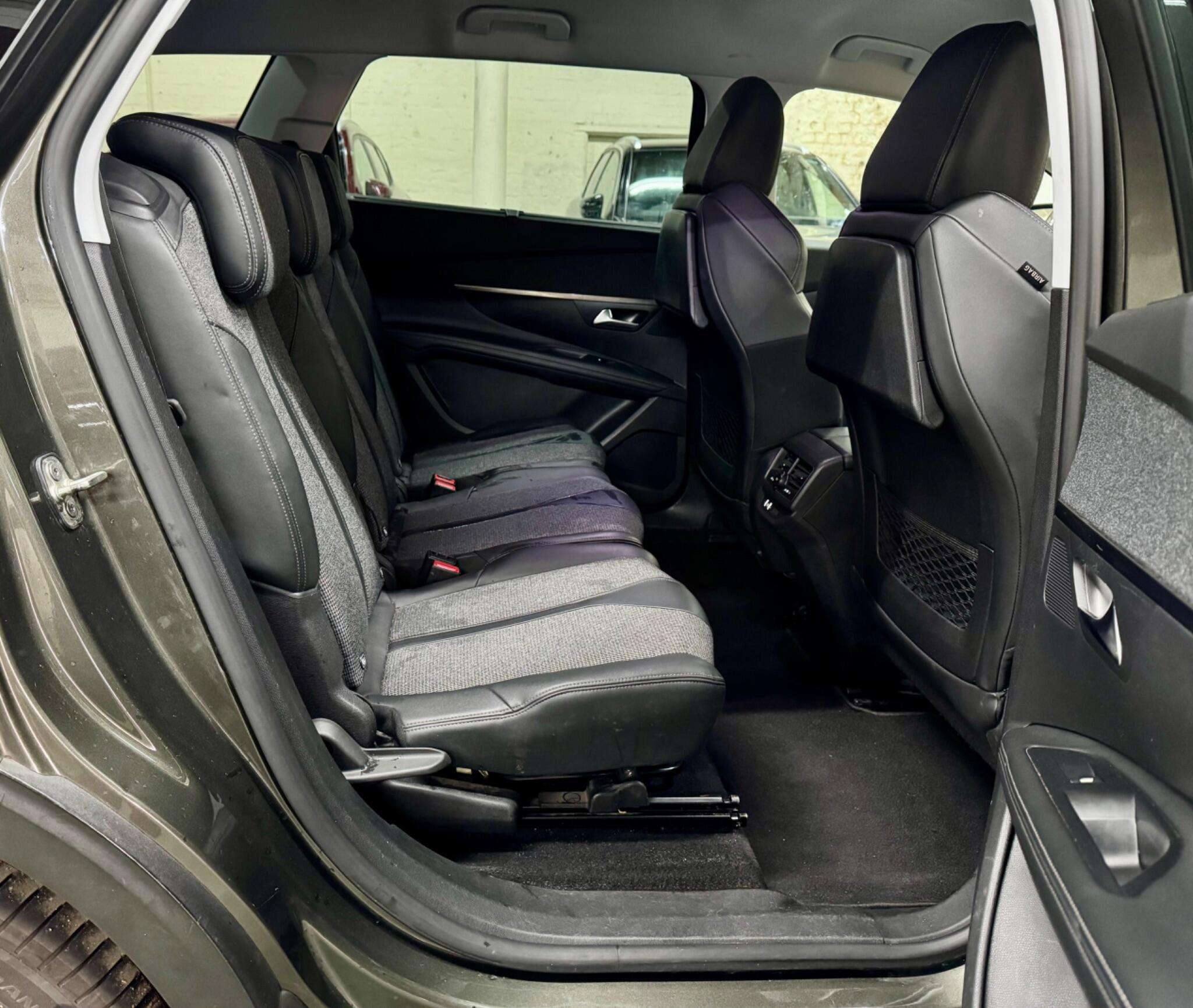 2019 PEUGEOT 5008 2019 PEUGEOT 5008