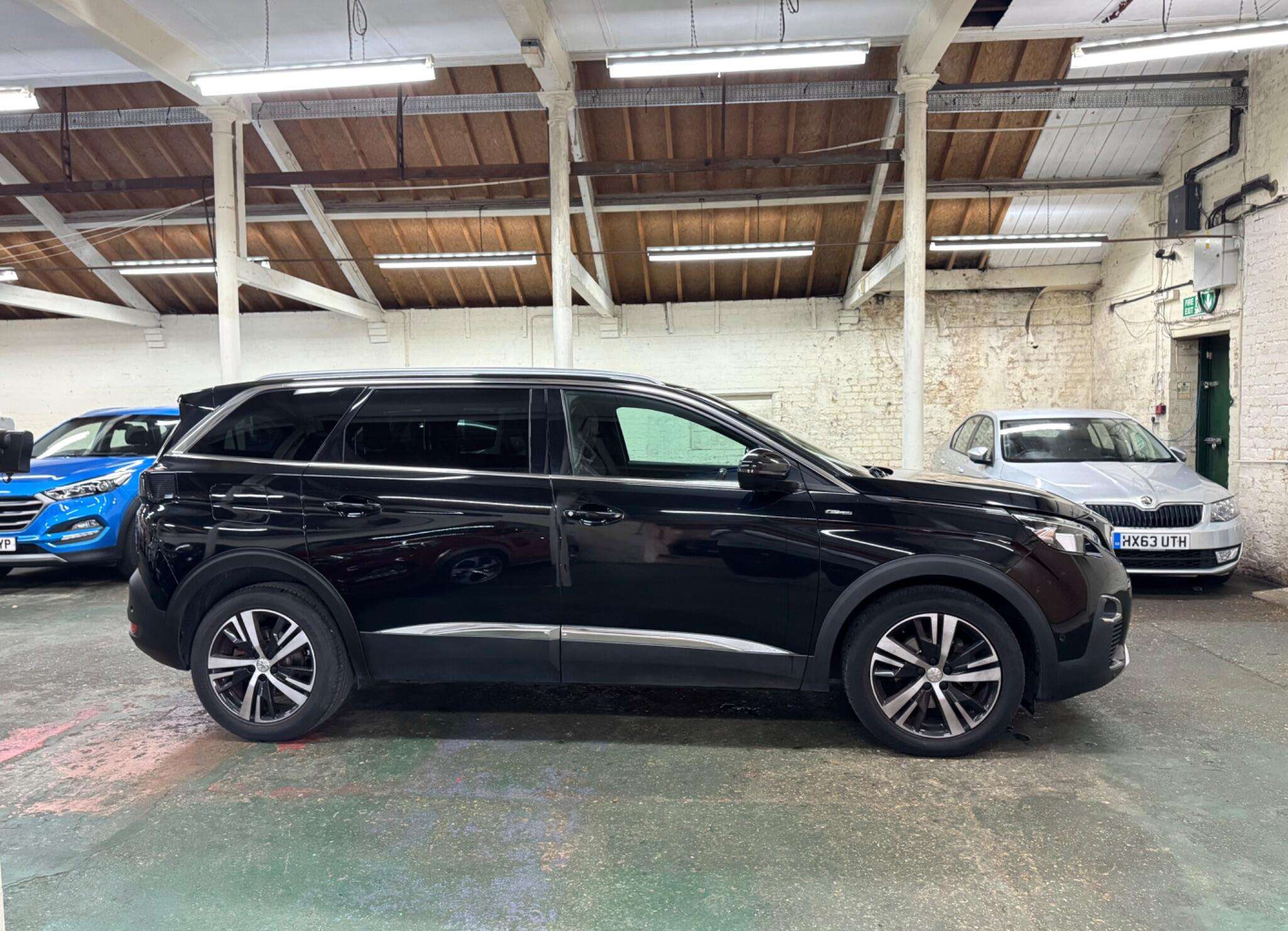 2018 PEUGEOT 5008 2018 PEUGEOT 5008