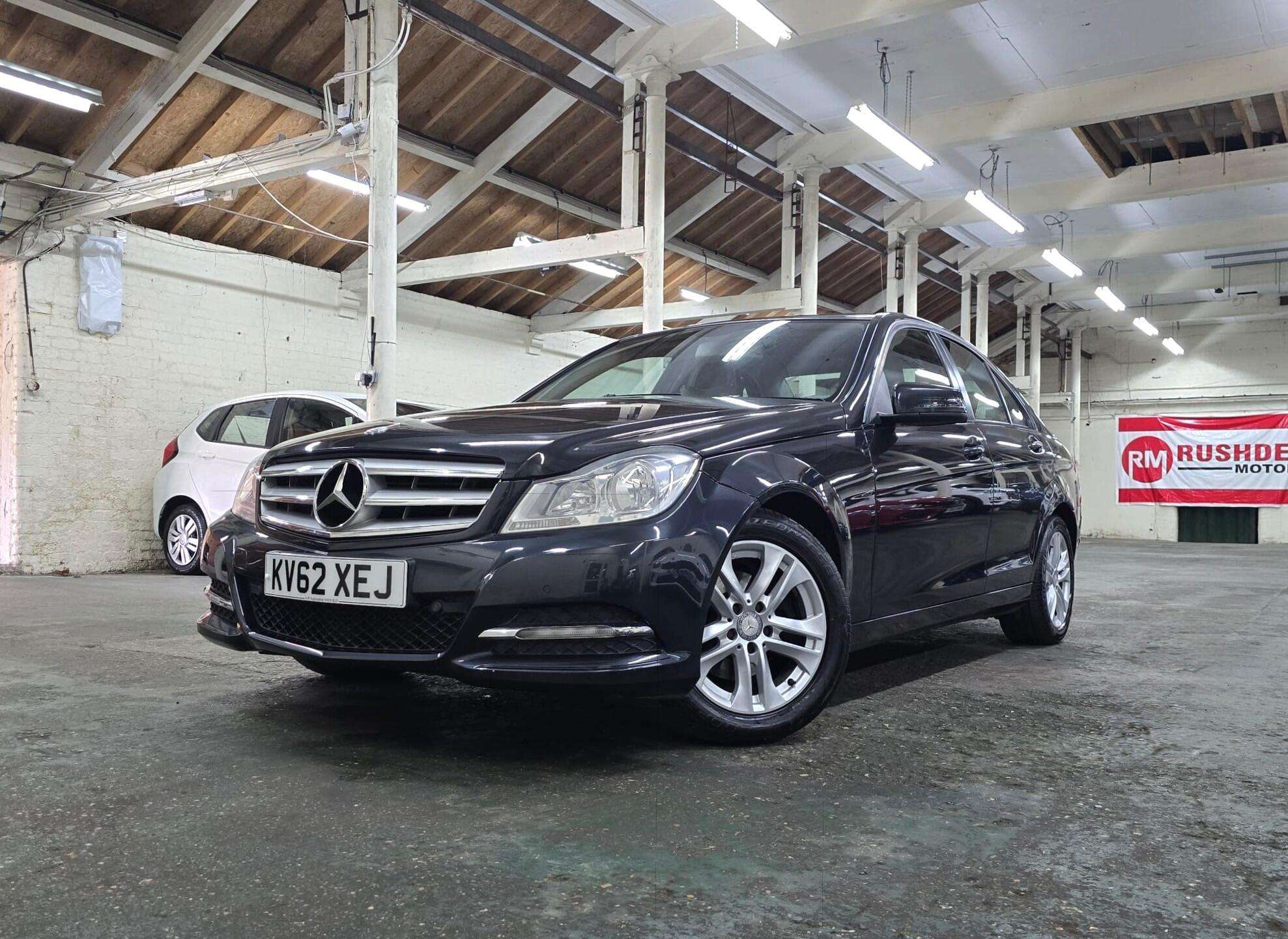 A 2012 MERCEDES-BENZ C CLASS 2.1 C200 CDI BlueEfficiency Executive SE G-Tronic+ Euro 5 (s/s) 4dr A 2012 MERCEDES-BENZ C CLASS 2.1 C200 CDI BlueEfficiency Executive SE G-Tronic+ Euro 5 (s/s) 4dr