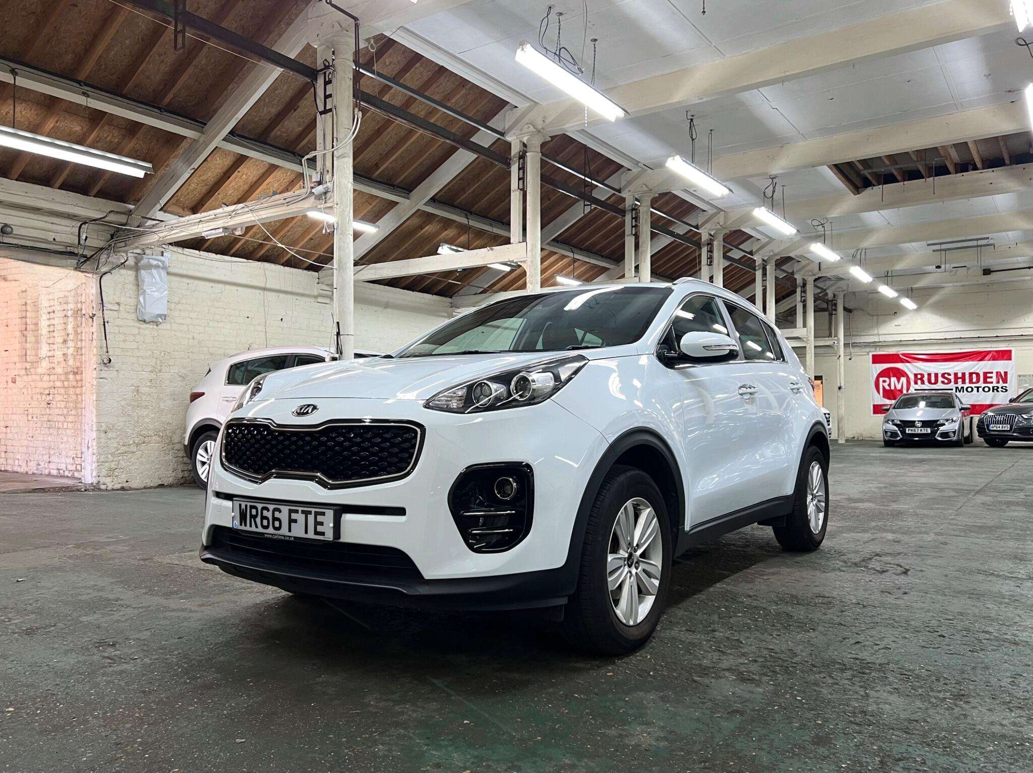 A 2016 KIA SPORTAGE 1.6 GDi 2 Euro 6 (s/s) 5dr A 2016 KIA SPORTAGE 1.6 GDi 2 Euro 6 (s/s) 5dr
