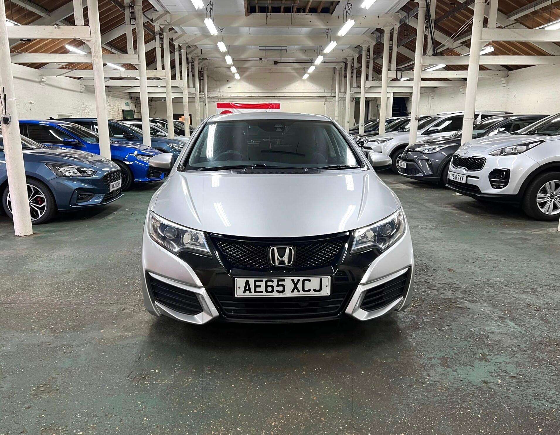 A 2015 HONDA CIVIC 1.6 i-DTEC S (Navi) Hatchback 5dr Diesel Manual Euro 6 (s/s) (120 ps) A 2015 HONDA CIVIC 1.6 i-DTEC S (Navi) Hatchback 5dr Diesel Manual Euro 6 (s/s) (120 ps)