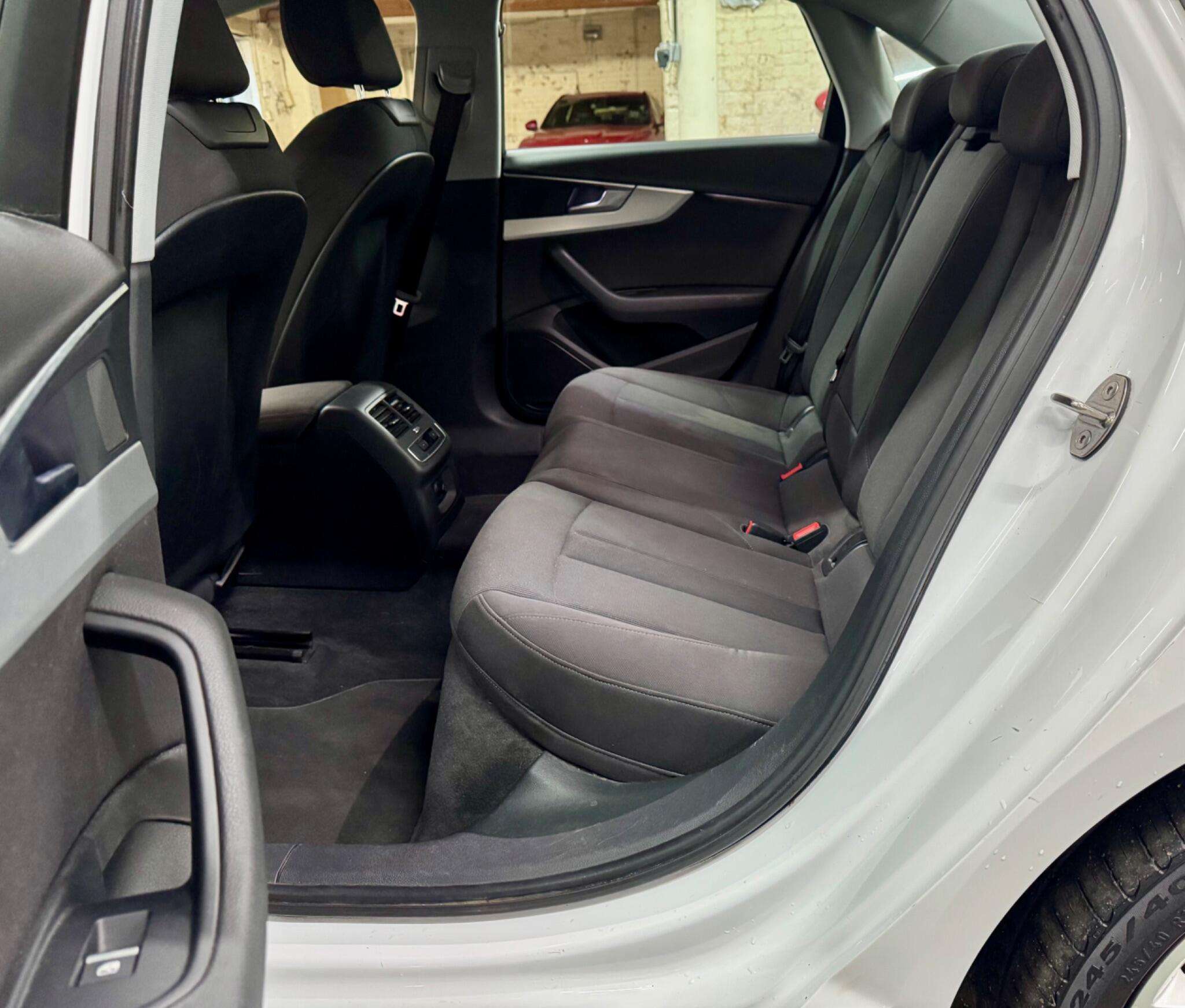 2016 AUDI A4 2016 AUDI A4