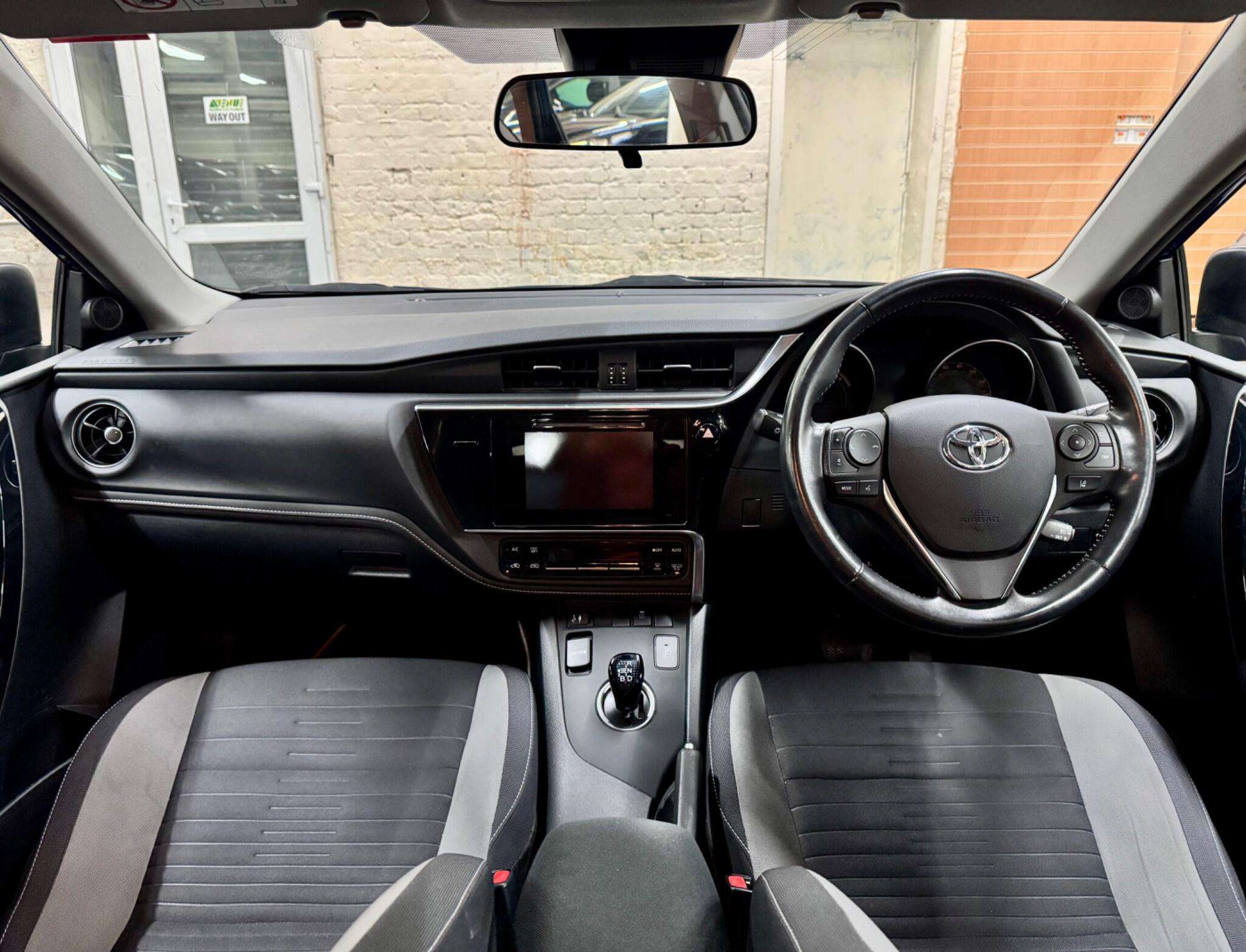 2018 TOYOTA AURIS 2018 TOYOTA AURIS