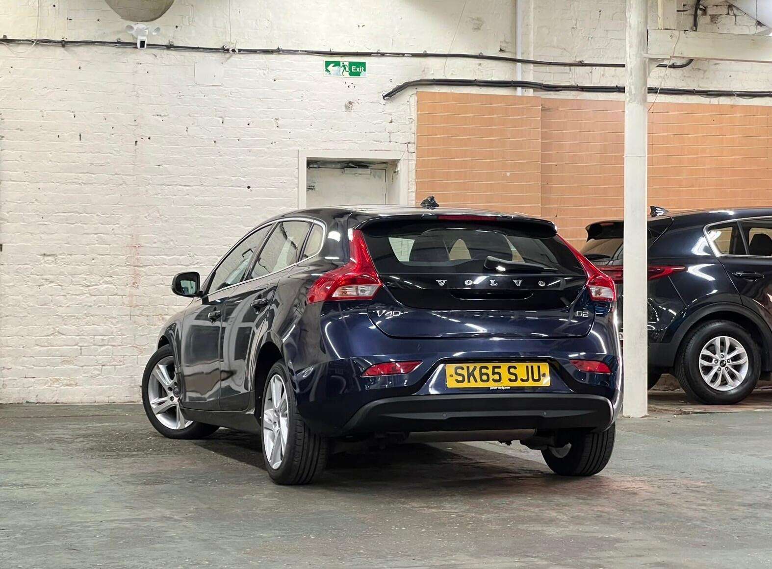 2015 VOLVO V40 2015 VOLVO V40