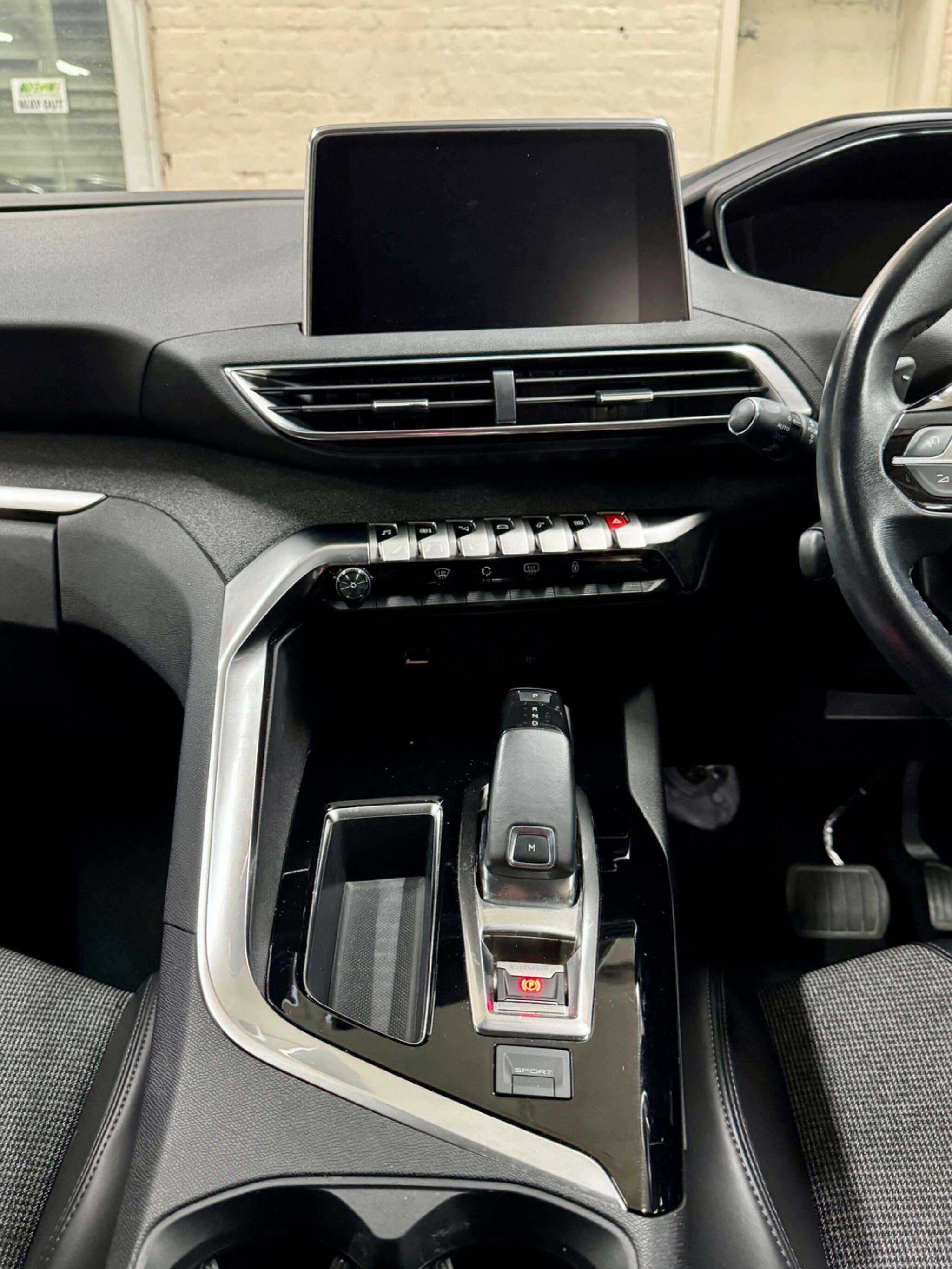 2018 PEUGEOT 5008 2018 PEUGEOT 5008