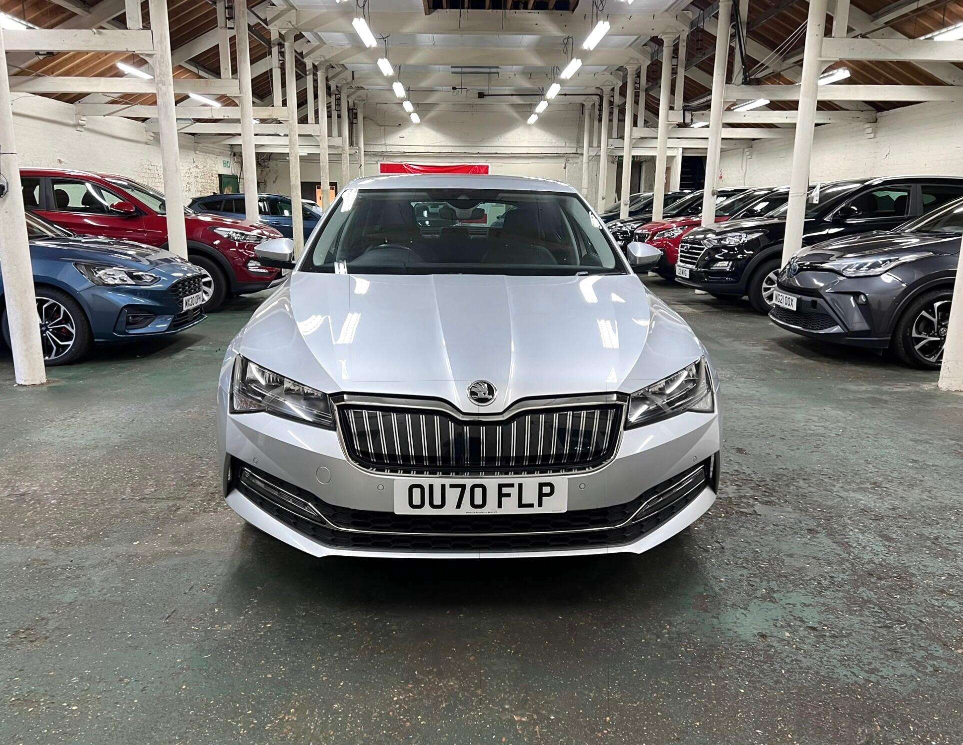 A 2020 SKODA SUPERB 1.4 TSI iV 13kWh SE Technology Hatchback 5dr Petrol Plug-in Hybrid DSG Euro 6 (s/s) (218 ps) A 2020 SKODA SUPERB 1.4 TSI iV 13kWh SE Technology Hatchback 5dr Petrol Plug-in Hybrid DSG Euro 6 (s/s) (218 ps)