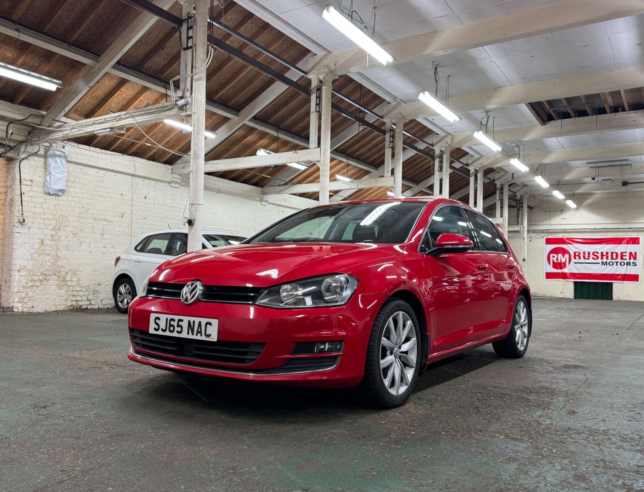 A 2015 VOLKSWAGEN GOLF 1.4 TSI BlueMotion Tech ACT GT Euro 6 (s/s) 5dr A 2015 VOLKSWAGEN GOLF 1.4 TSI BlueMotion Tech ACT GT Euro 6 (s/s) 5dr