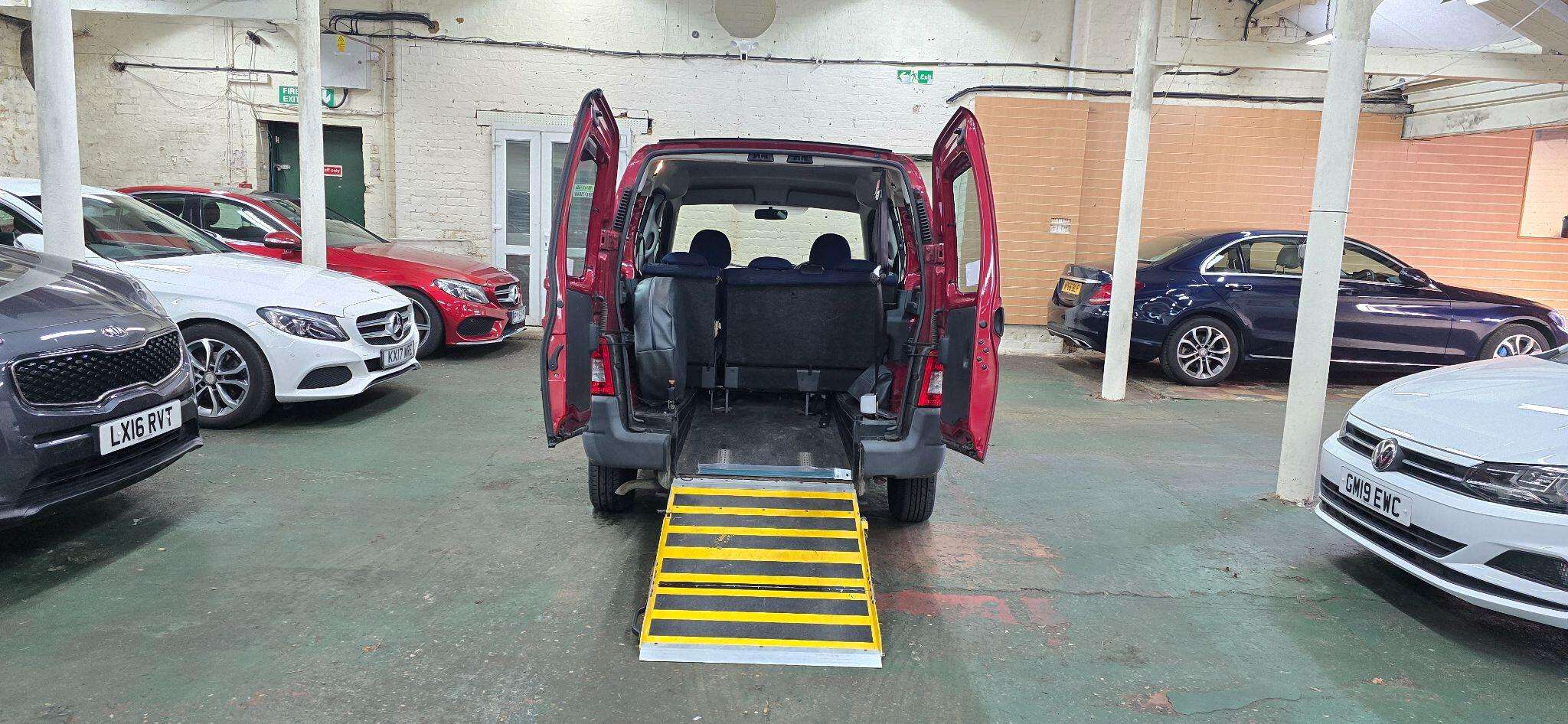 2010 PEUGEOT PARTNER 2010 PEUGEOT PARTNER